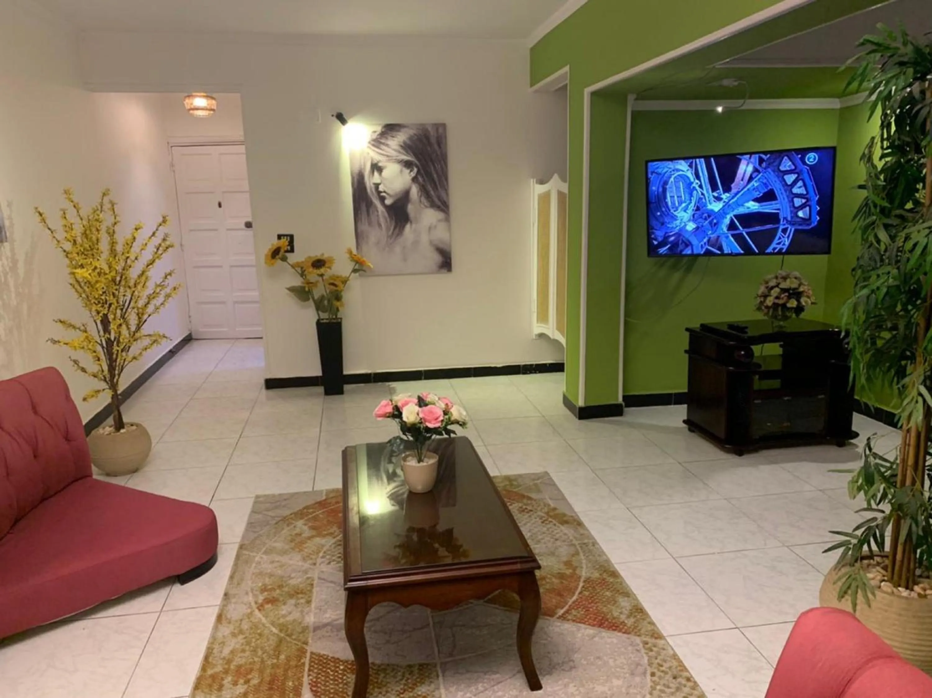 Communal lounge/ TV room in Casa De Golf-Heliopolis