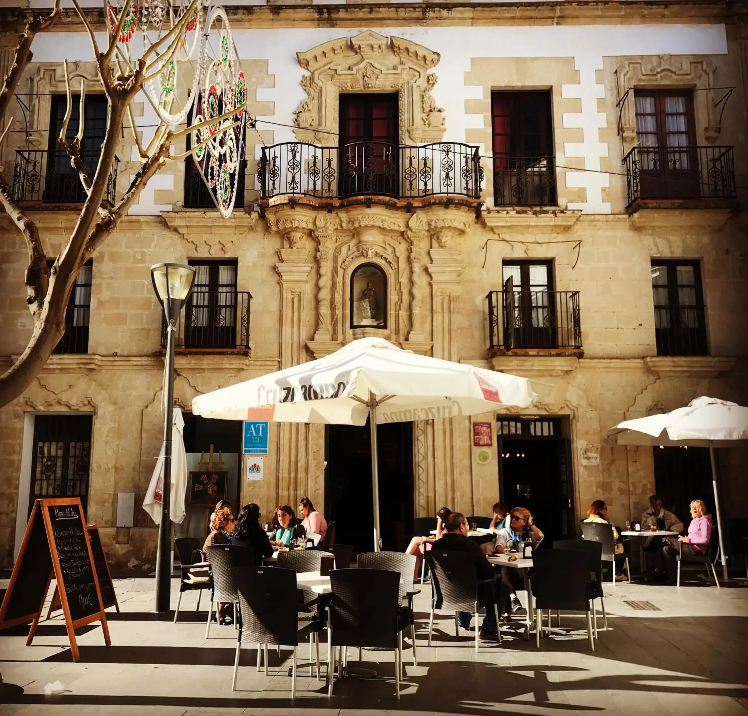 Casa Palacio de los Leones Casa Palacio de los Leones