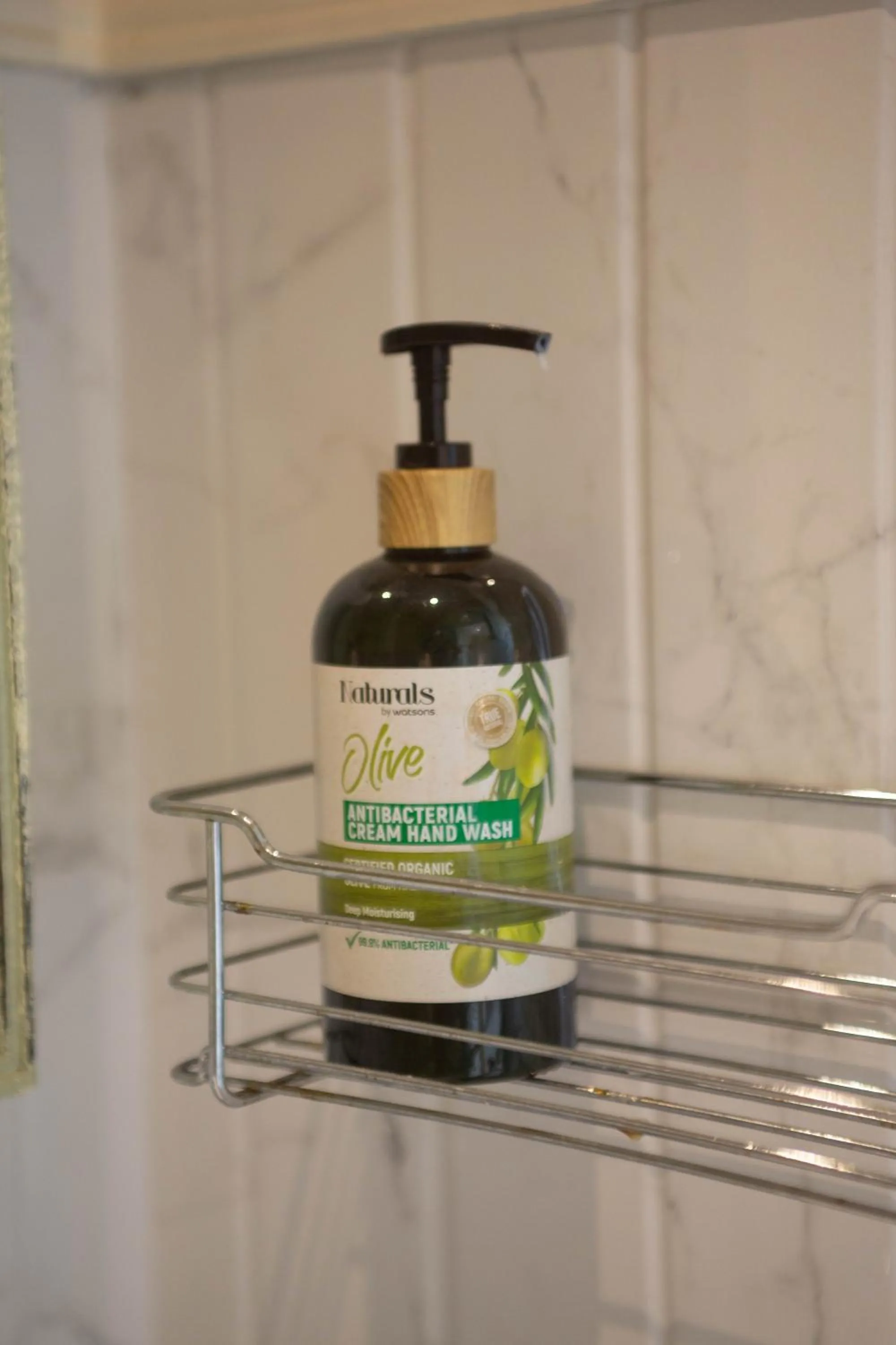 Shower in Pran At Kumuang Boutique House