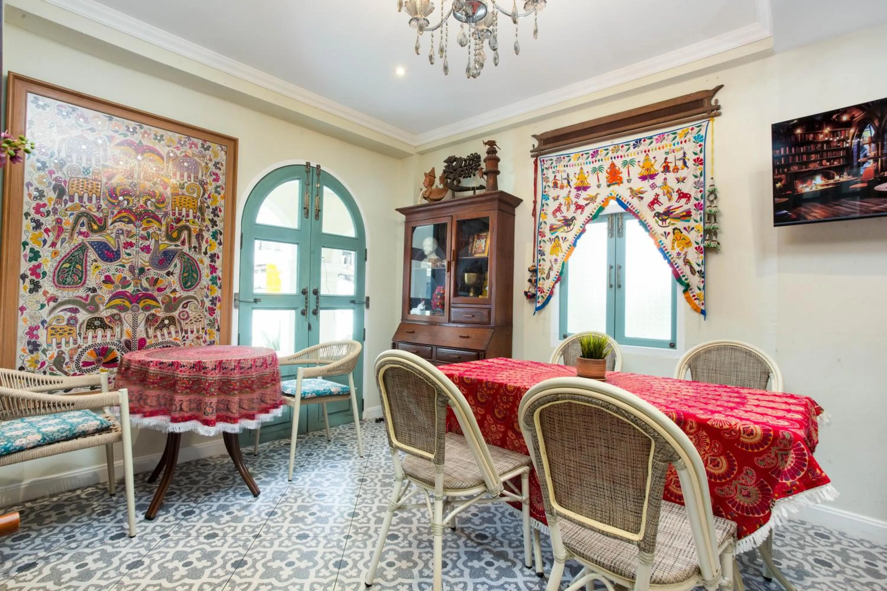 TV and multimedia in Pran At Kumuang Boutique House