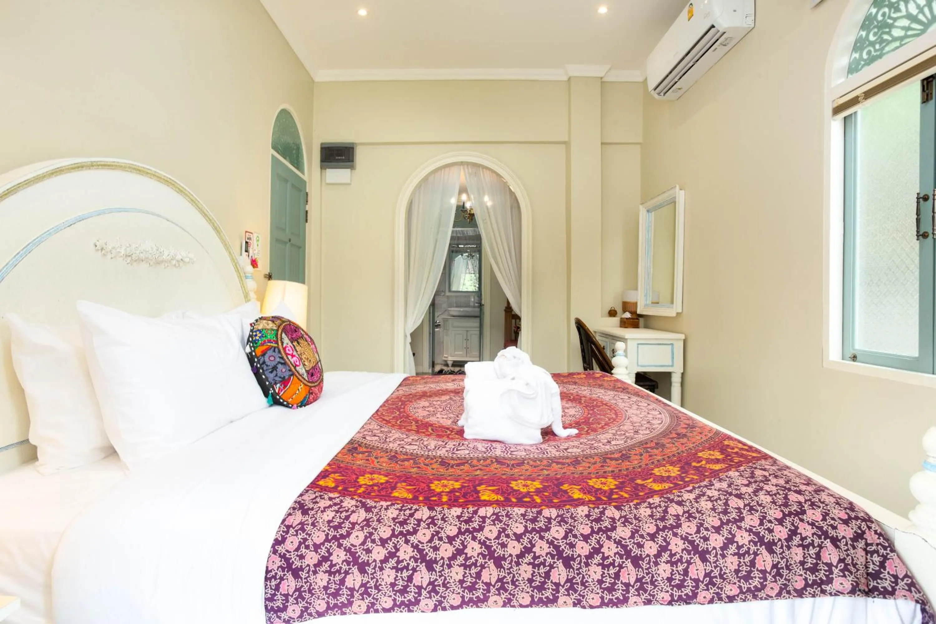 Bathroom, Bed in Pran At Kumuang Boutique House