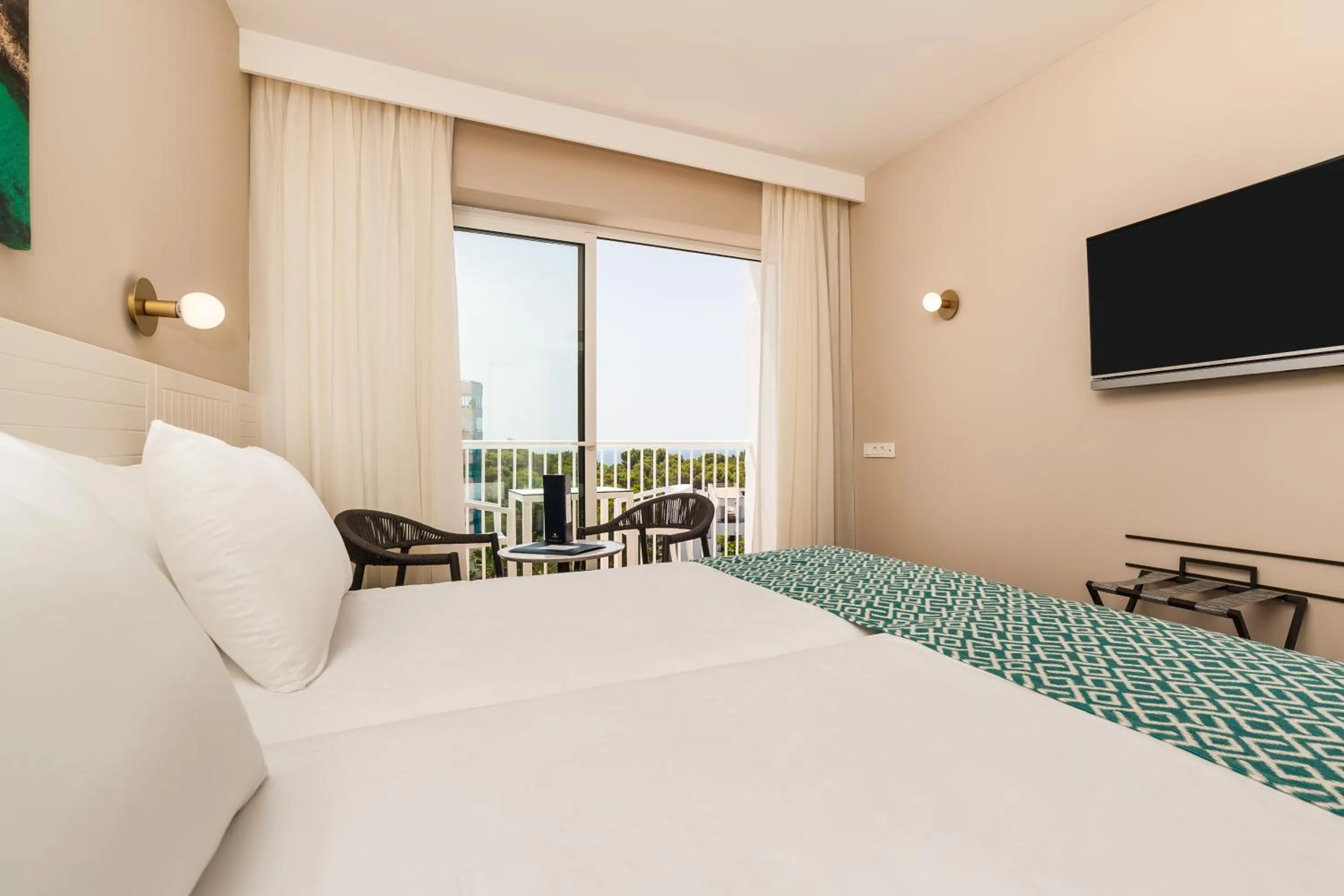 Bedroom, Bed in Eurostars Marivent