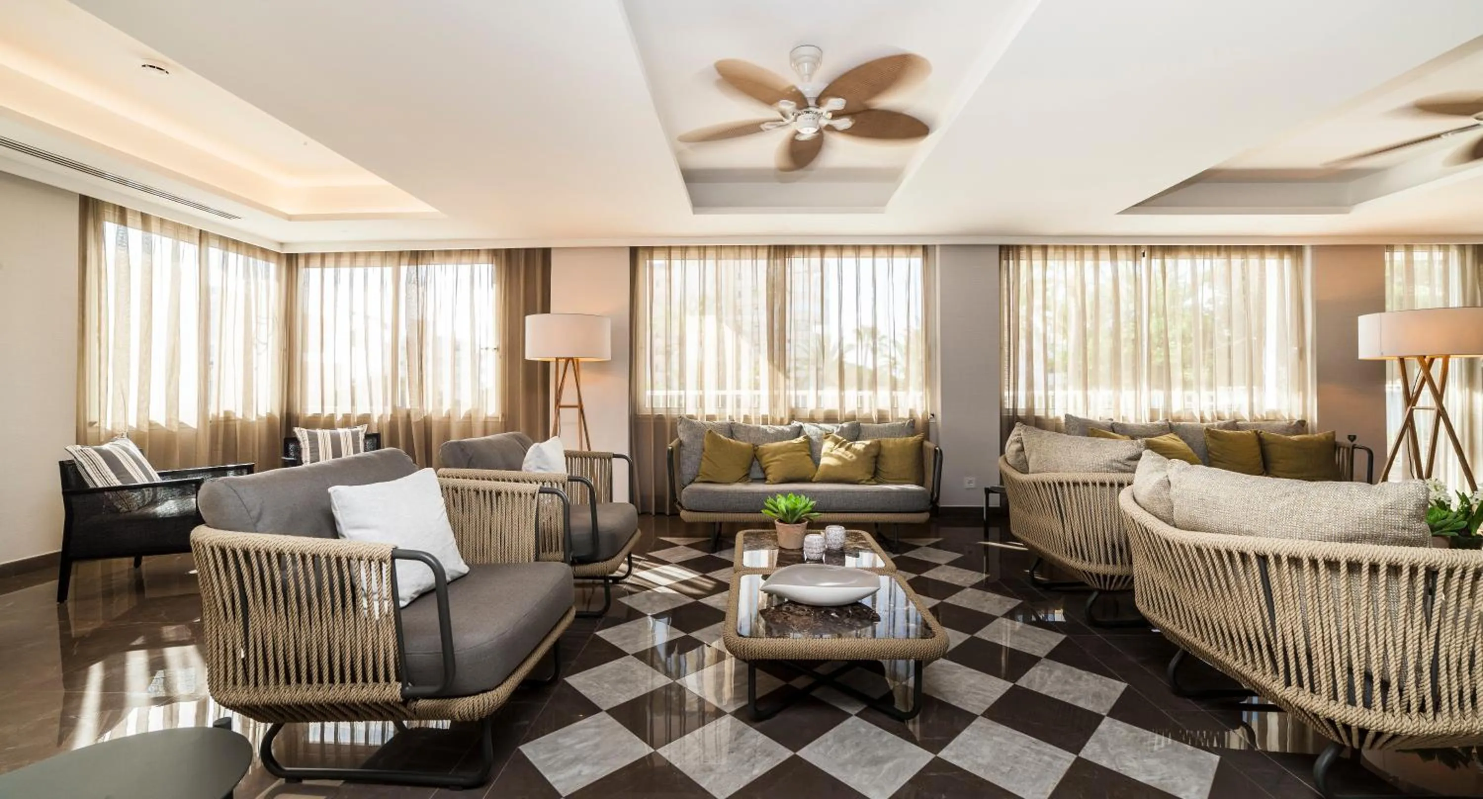 Lounge or bar in Eurostars Marivent