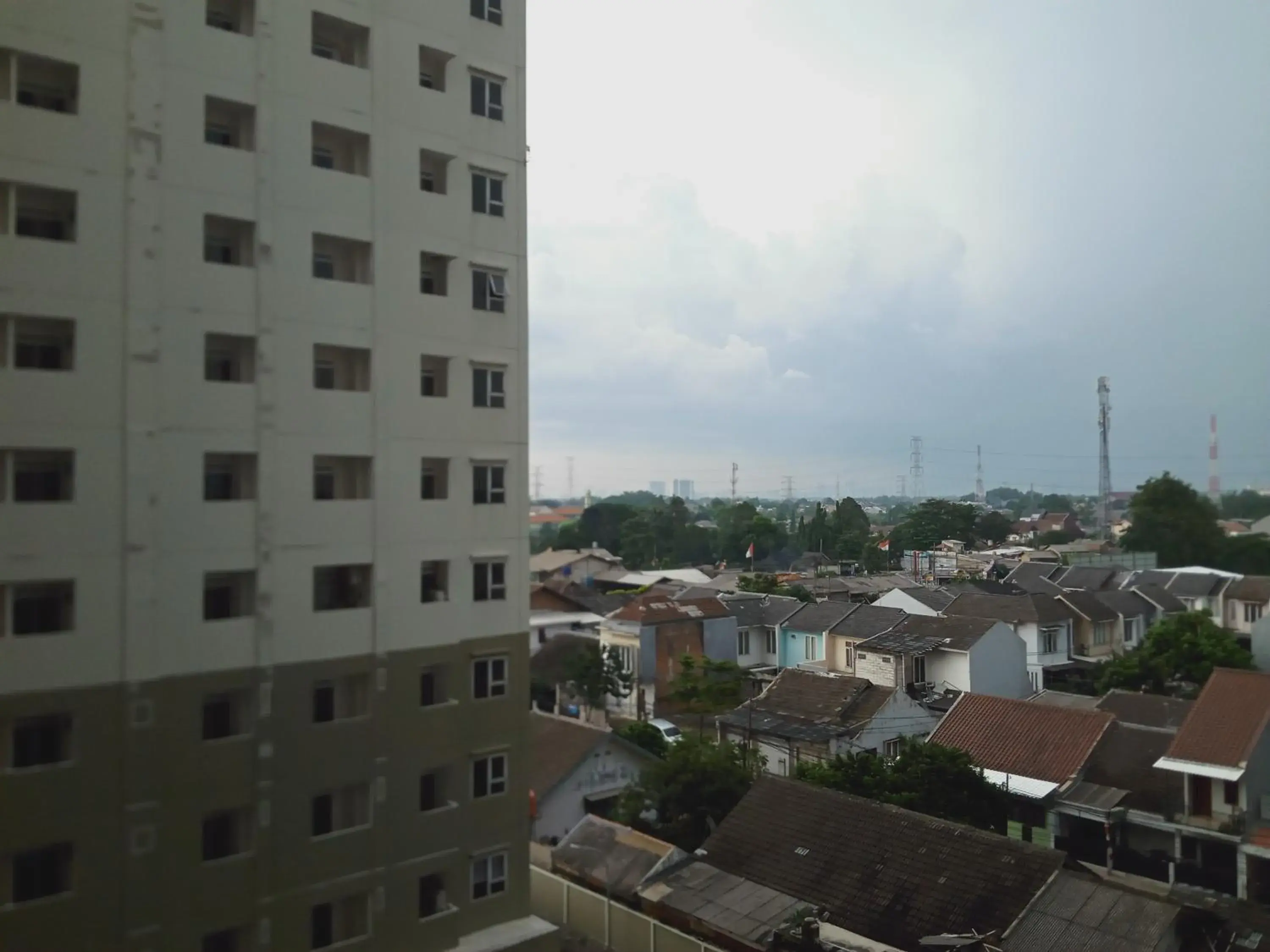 Property building in De Green Inn Serua Property building in De Green Inn Serua