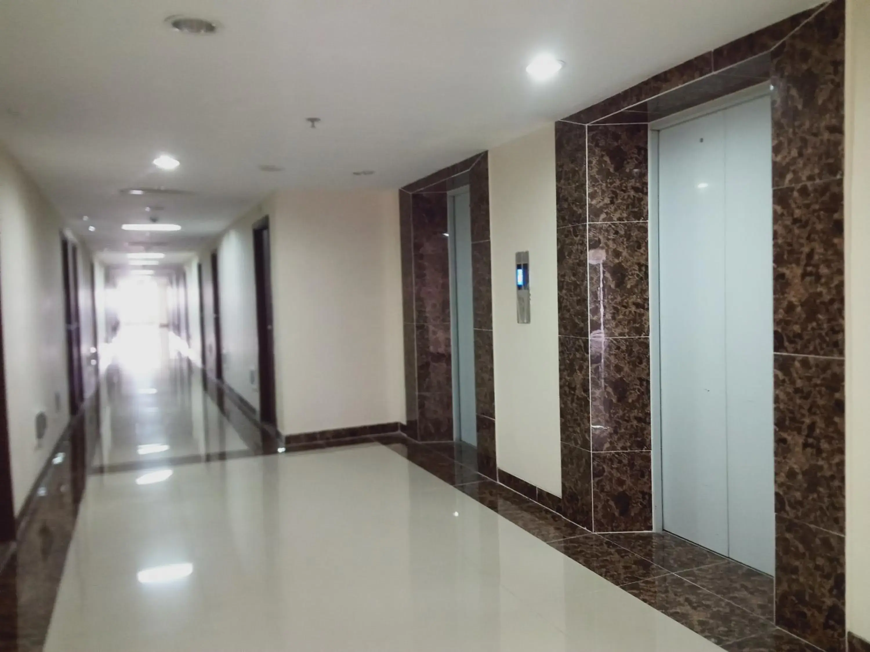 Property building in De Green Inn Serua Property building in De Green Inn Serua