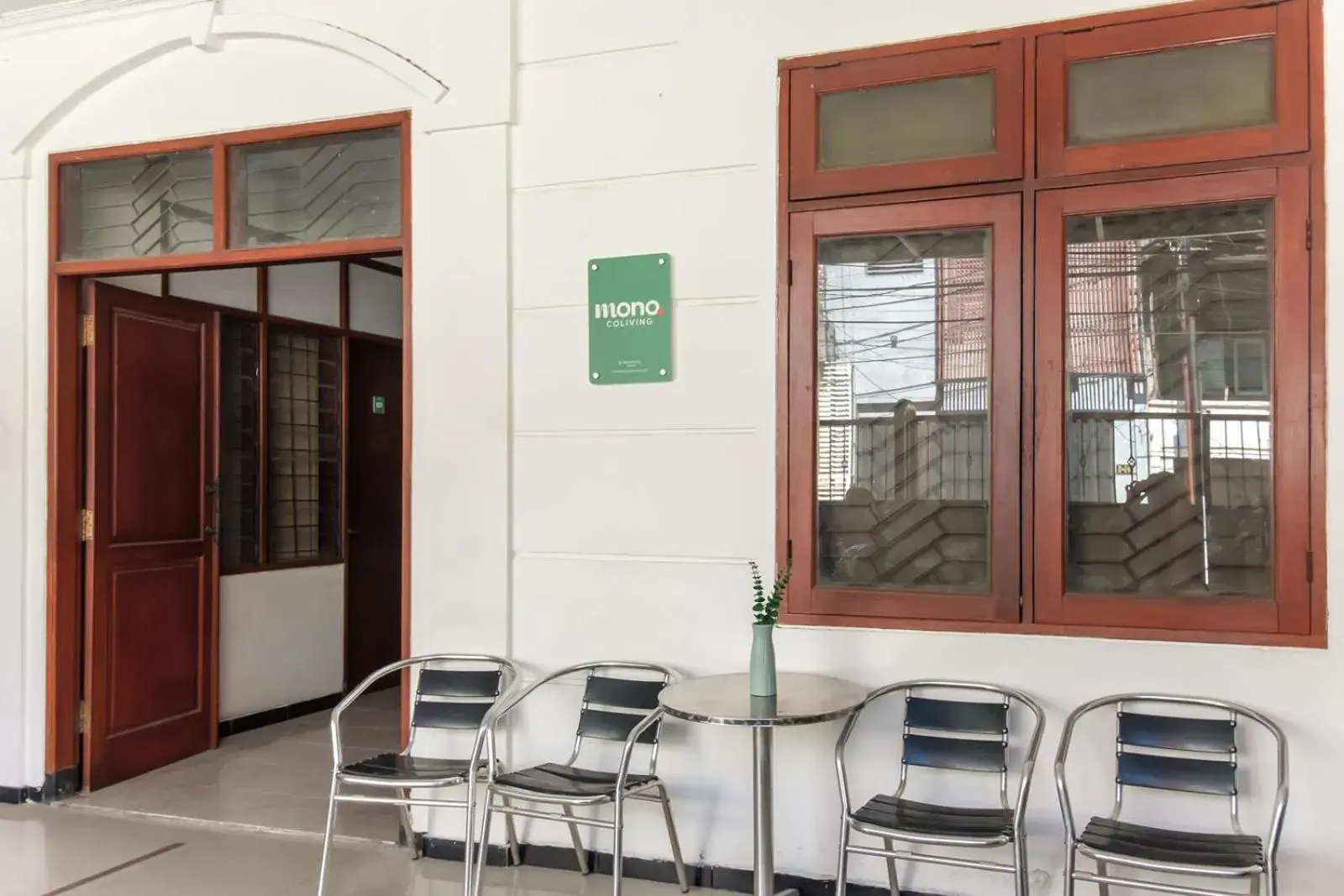 Lobby or reception in Mono Coliving Kertajaya Syariah, SBY Lobby or reception in Mono Coliving Kertajaya Syariah, SBY