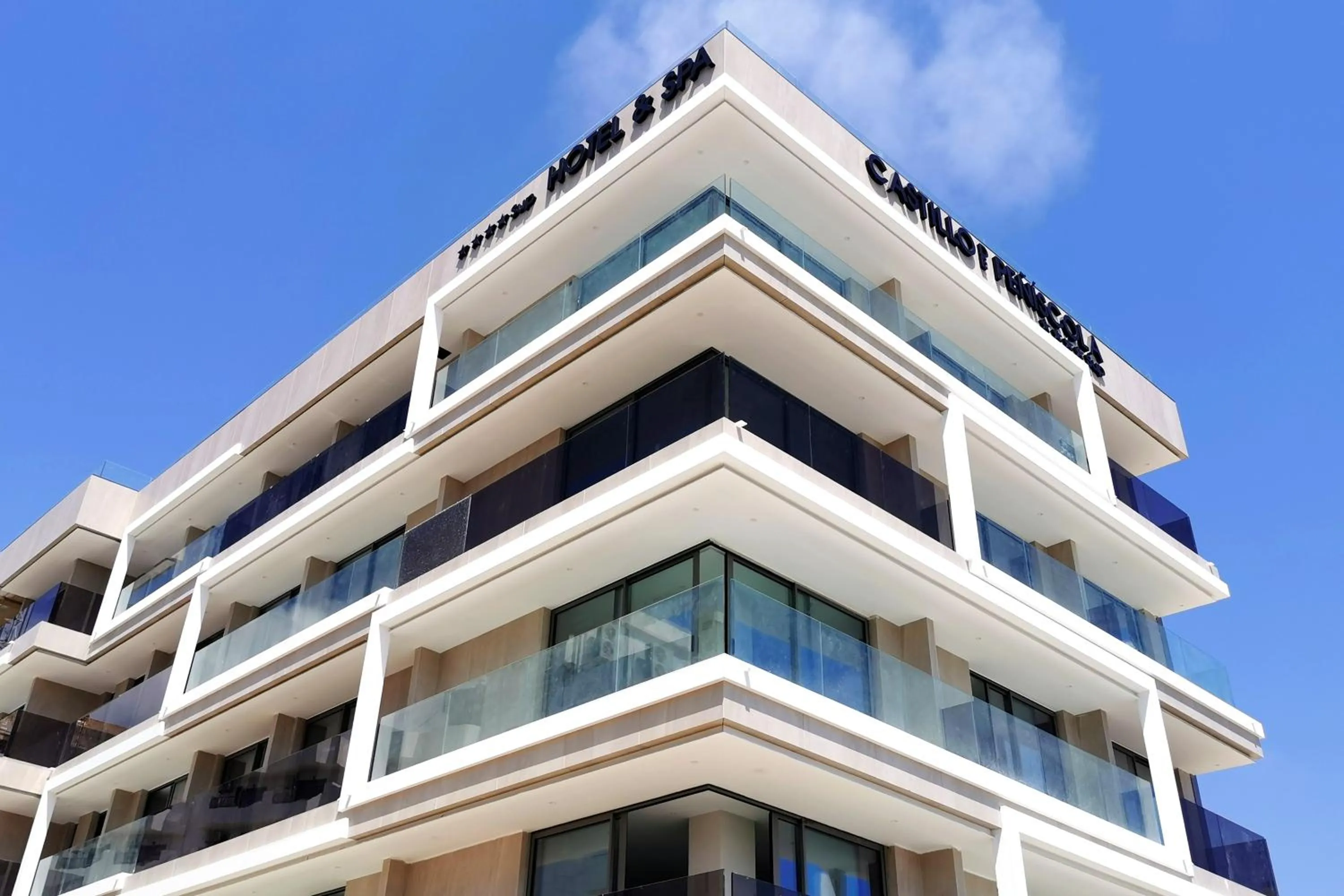 Facade/entrance in Hotel & Spa Castillo de Peñíscola 4* Sup