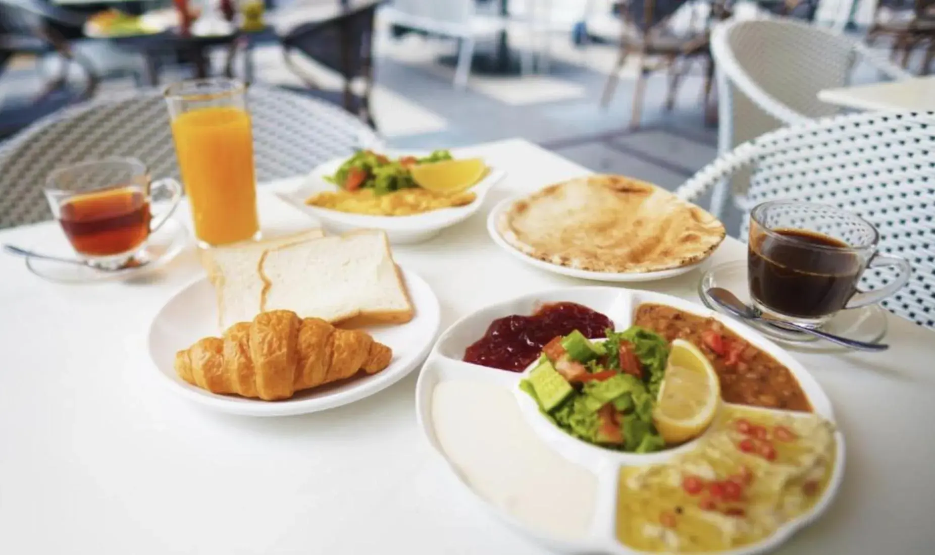 Breakfast in The Rich Residence Sukhumvit Nana Breakfast in The Rich Residence Sukhumvit Nana