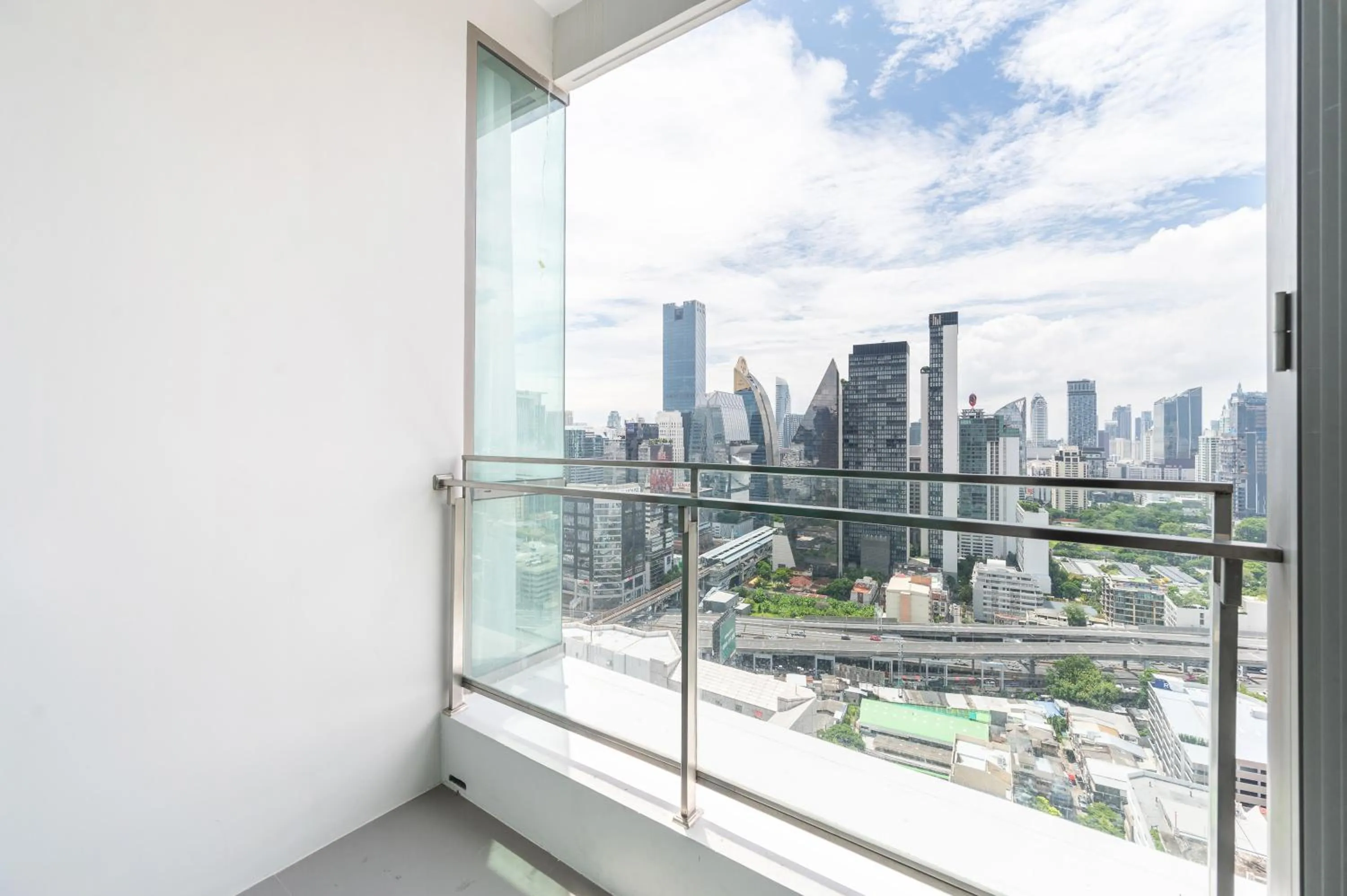 City view in The Rich Residence Sukhumvit Nana