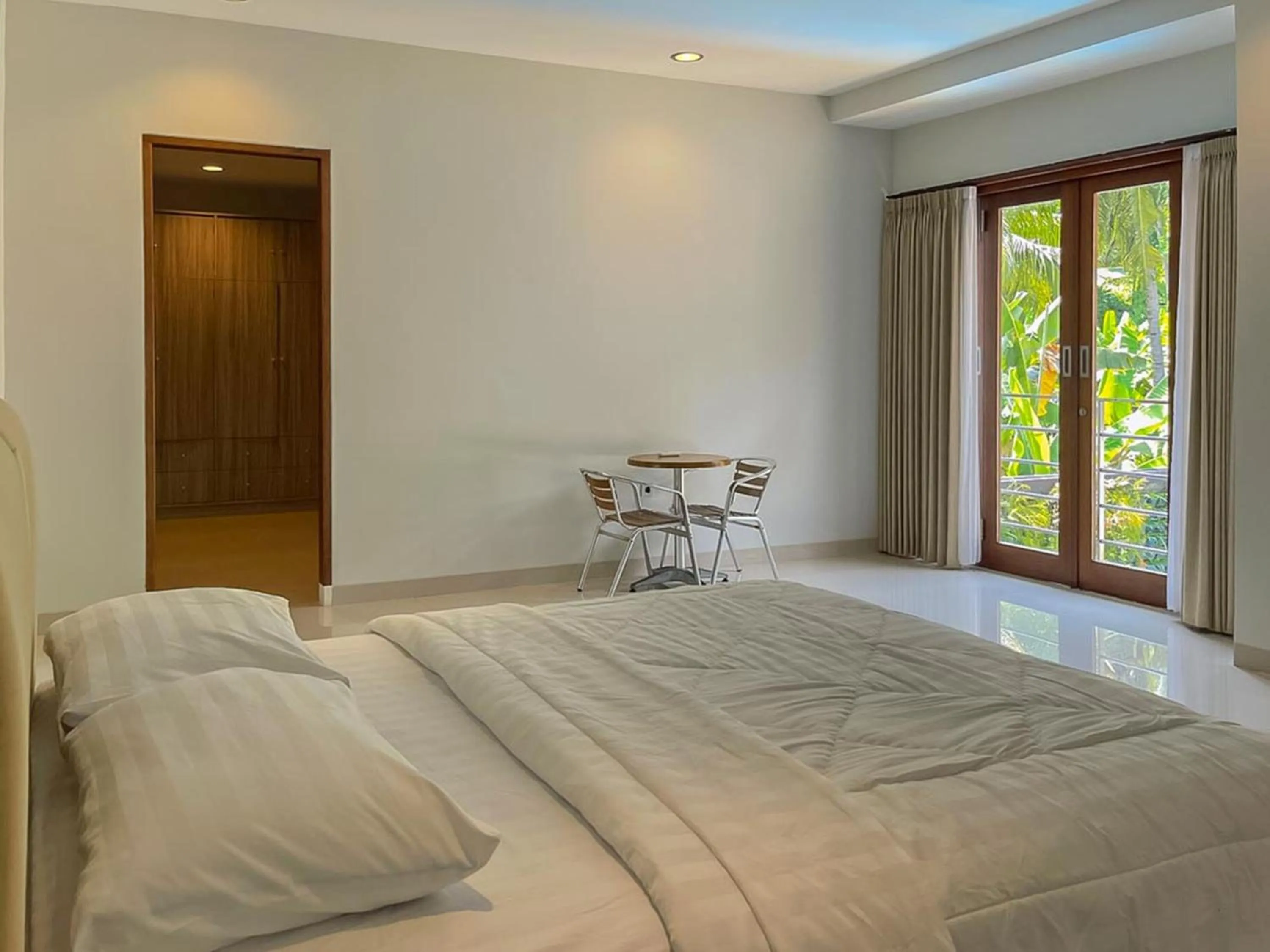 Bedroom, Bed in Merbau Luxurious Villa Senggigi by The Lavana - 5 Bedroom Villa