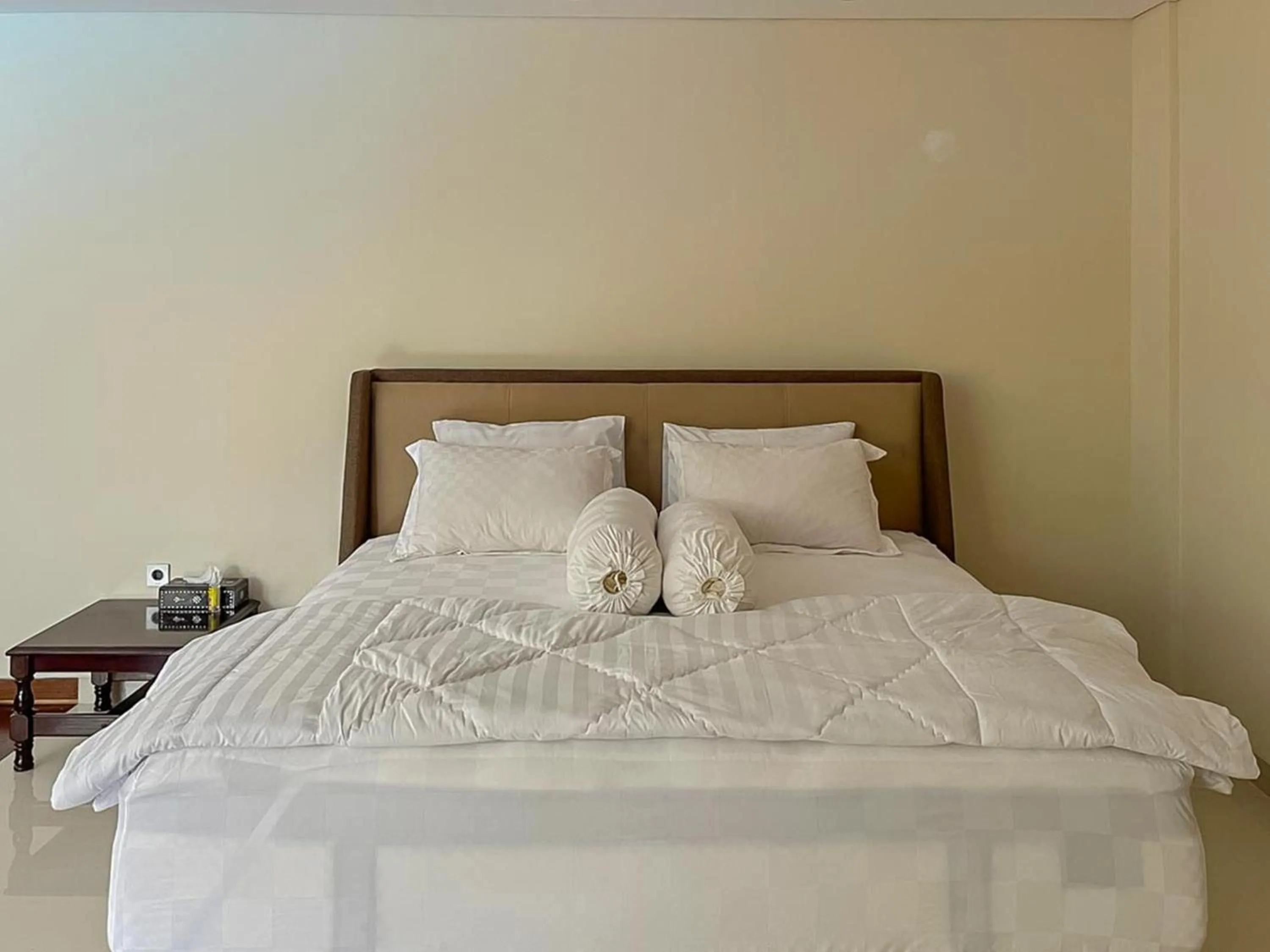 Bedroom, Bed in Merbau Luxurious Villa Senggigi by The Lavana - 5 Bedroom Villa