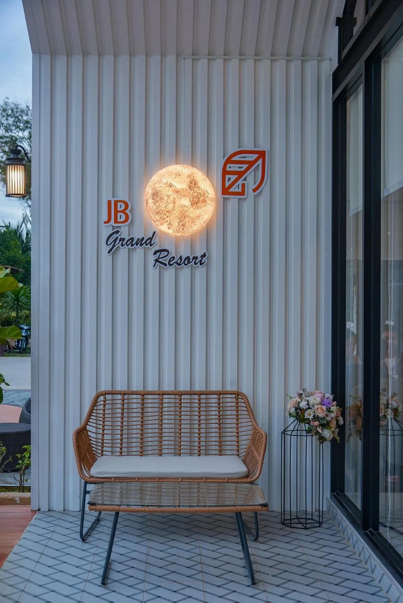 Restaurant/places to eat in JB Grand Resort