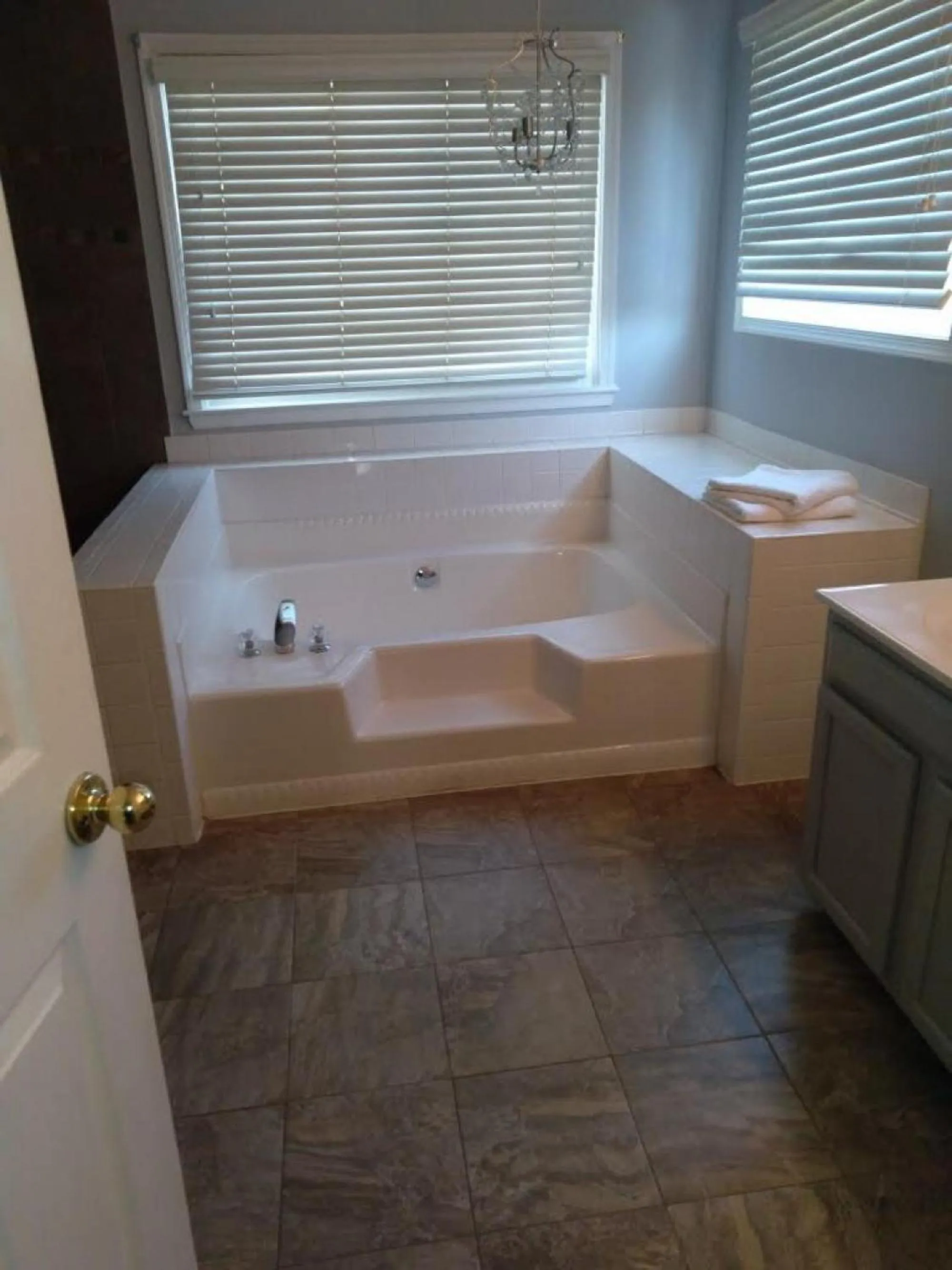 Shower in Hetten Manor