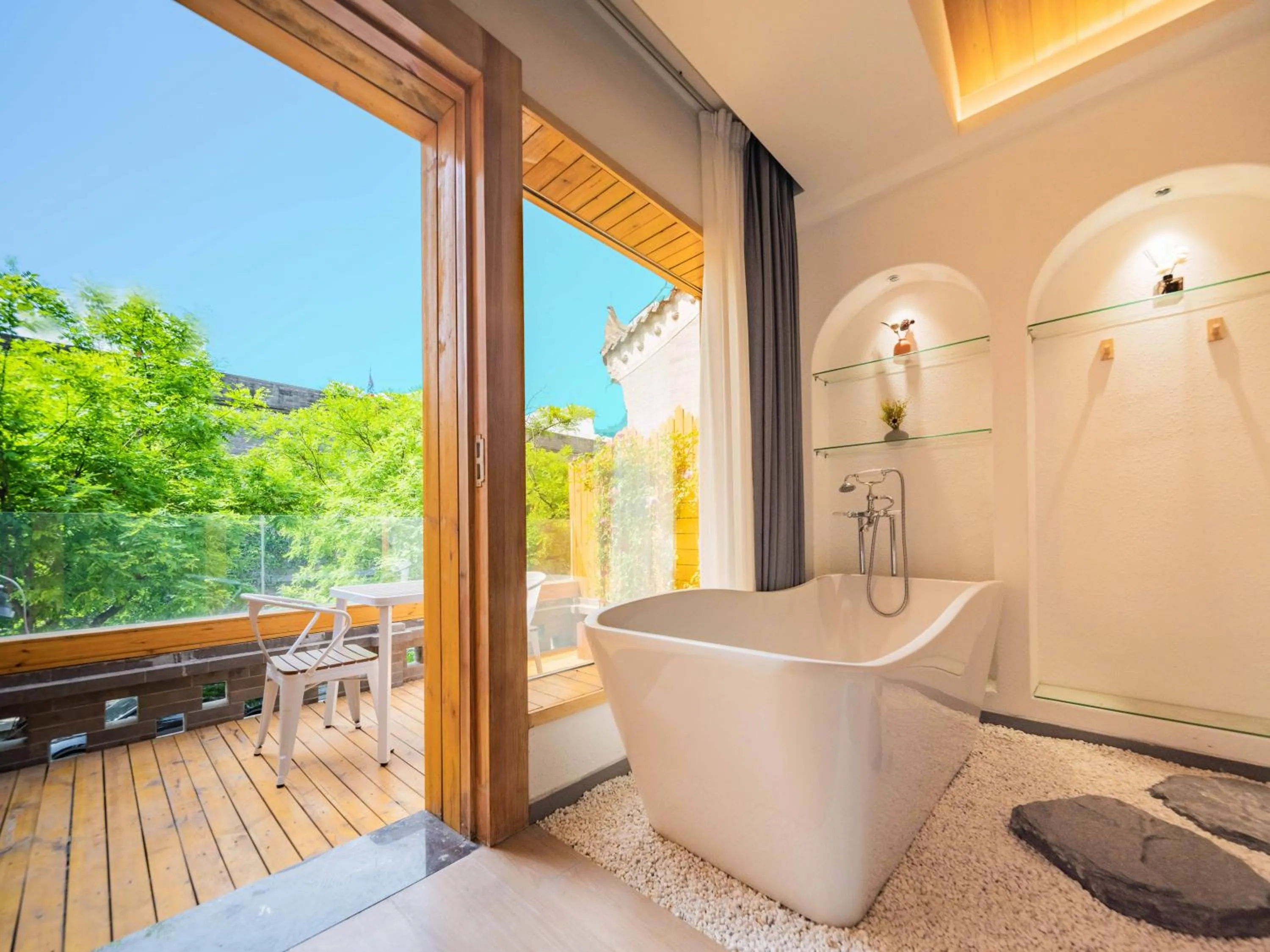 Walled City View Bathtub Suite - Hanguang in Joke Inn