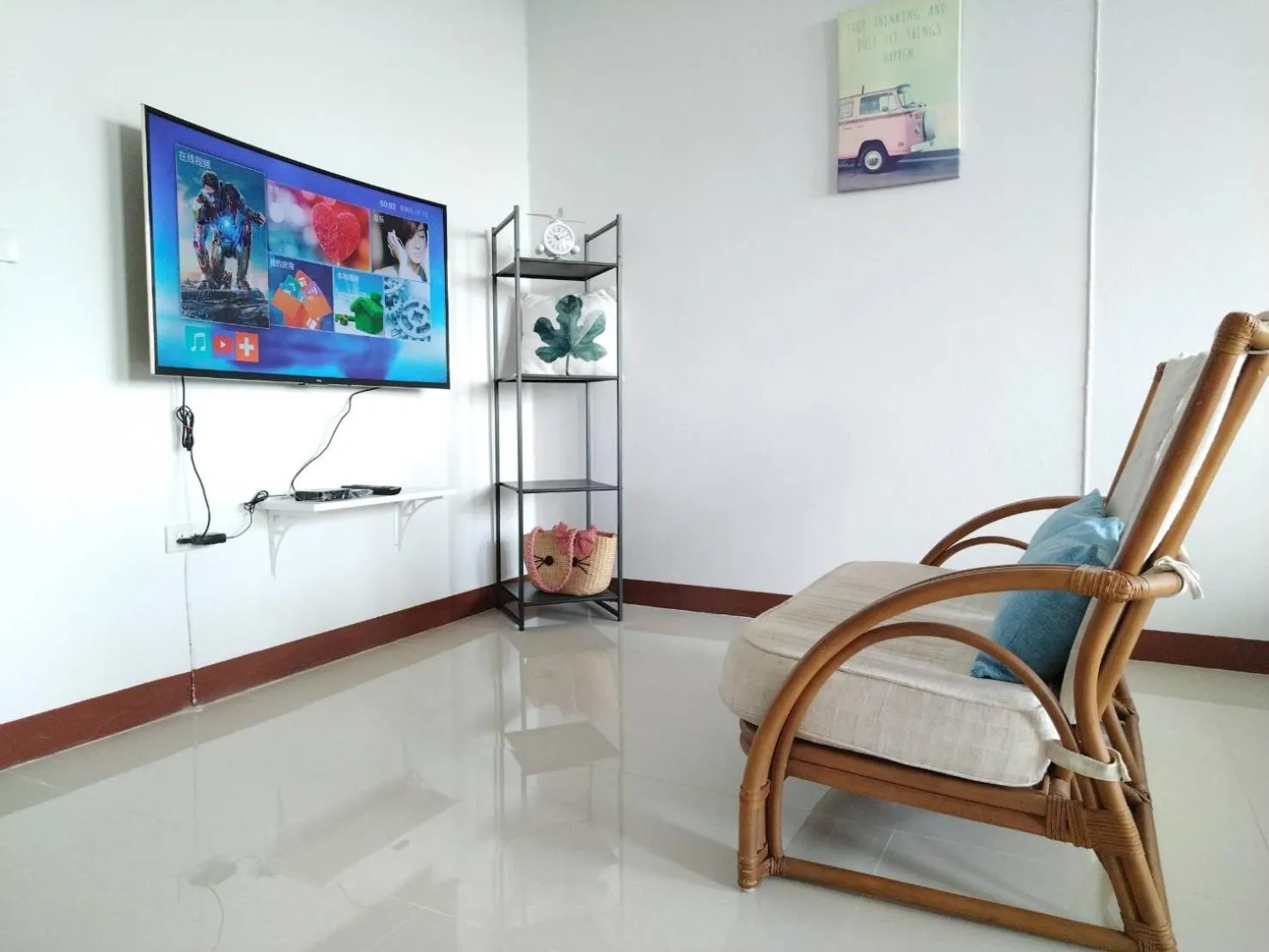 3 pool with condo opposite the train station, near old city and Nimman