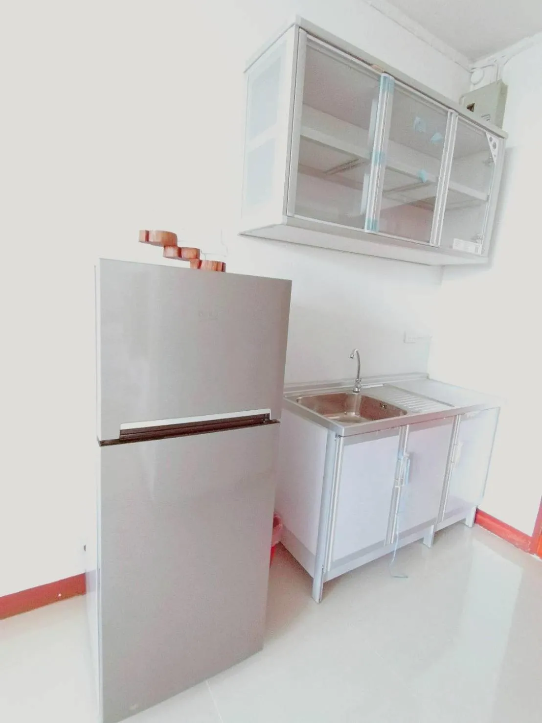 3 pool with condo opposite the train station, near old city and Nimman