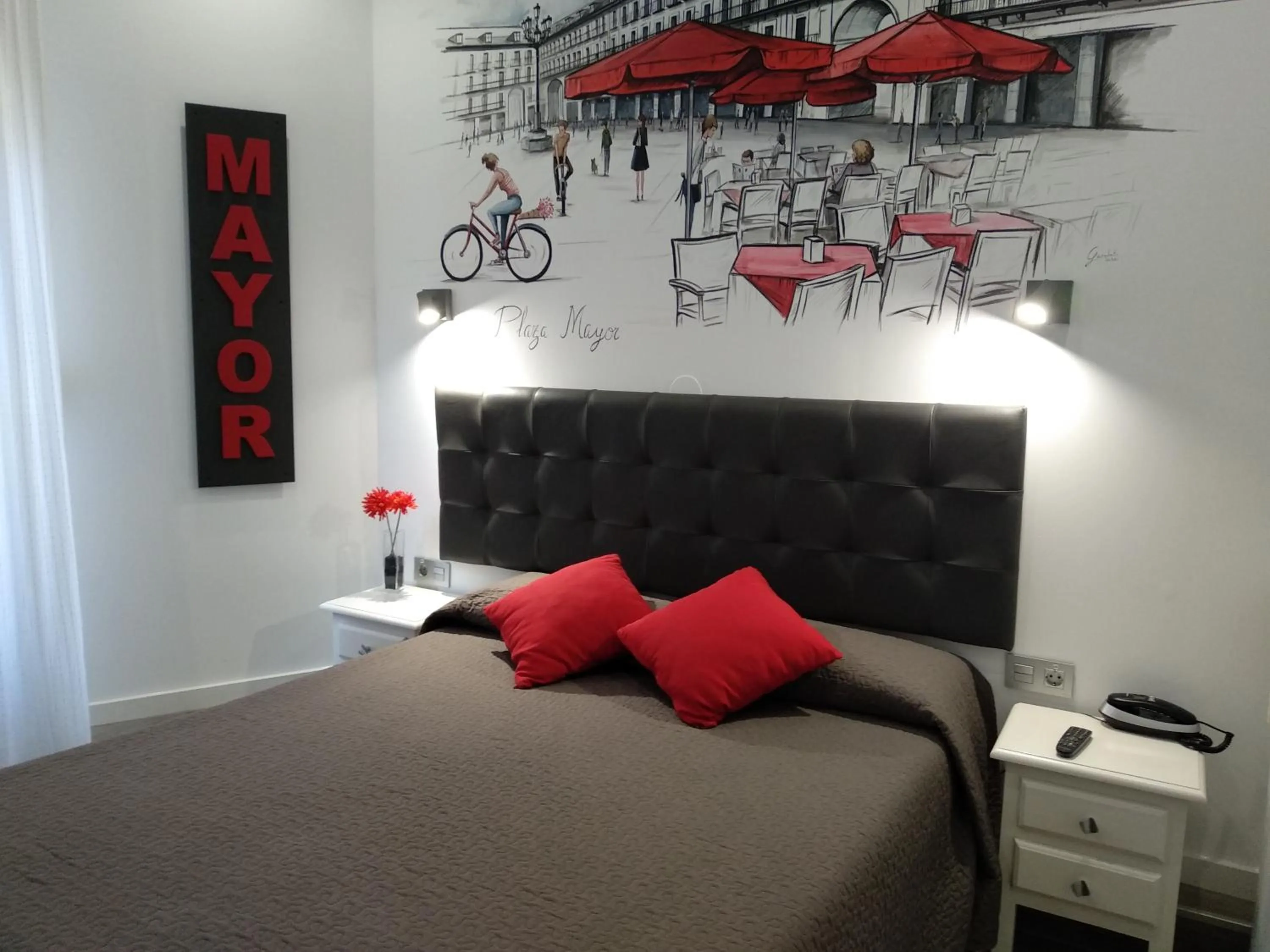 Photo of the whole room, Bed in Hostal Lauria