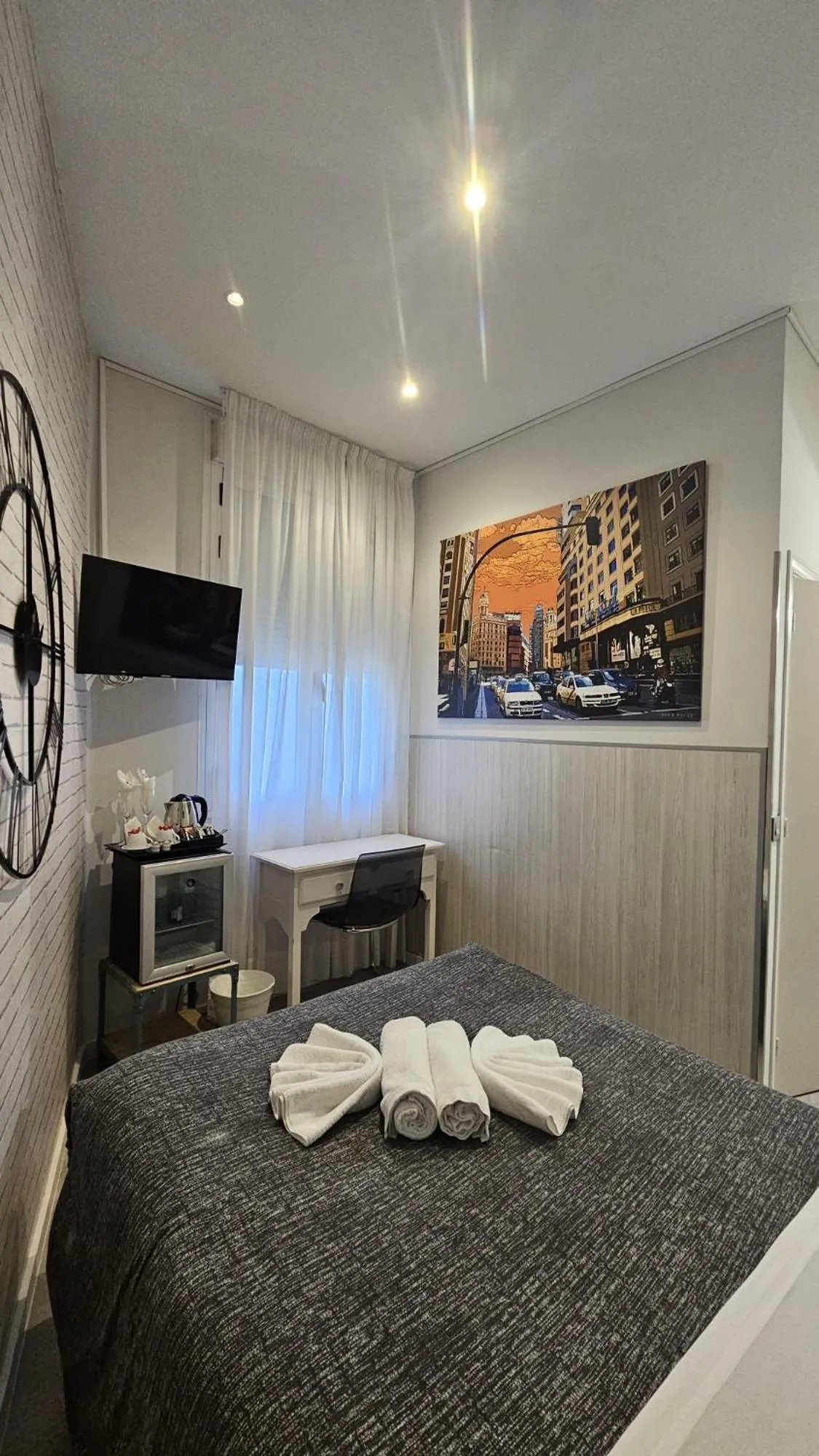 Bed in Hostal Lauria