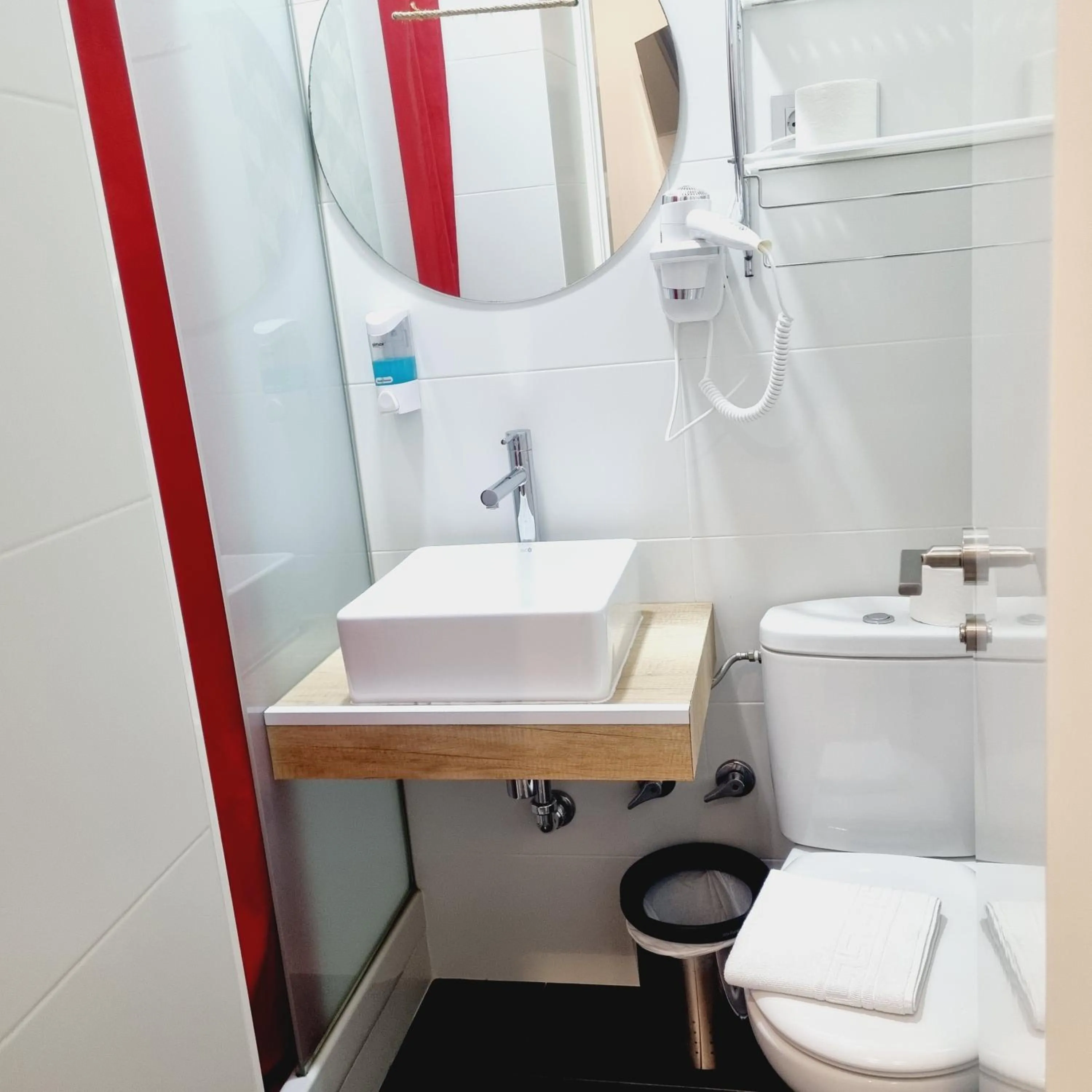 Bathroom in Hostal Lauria