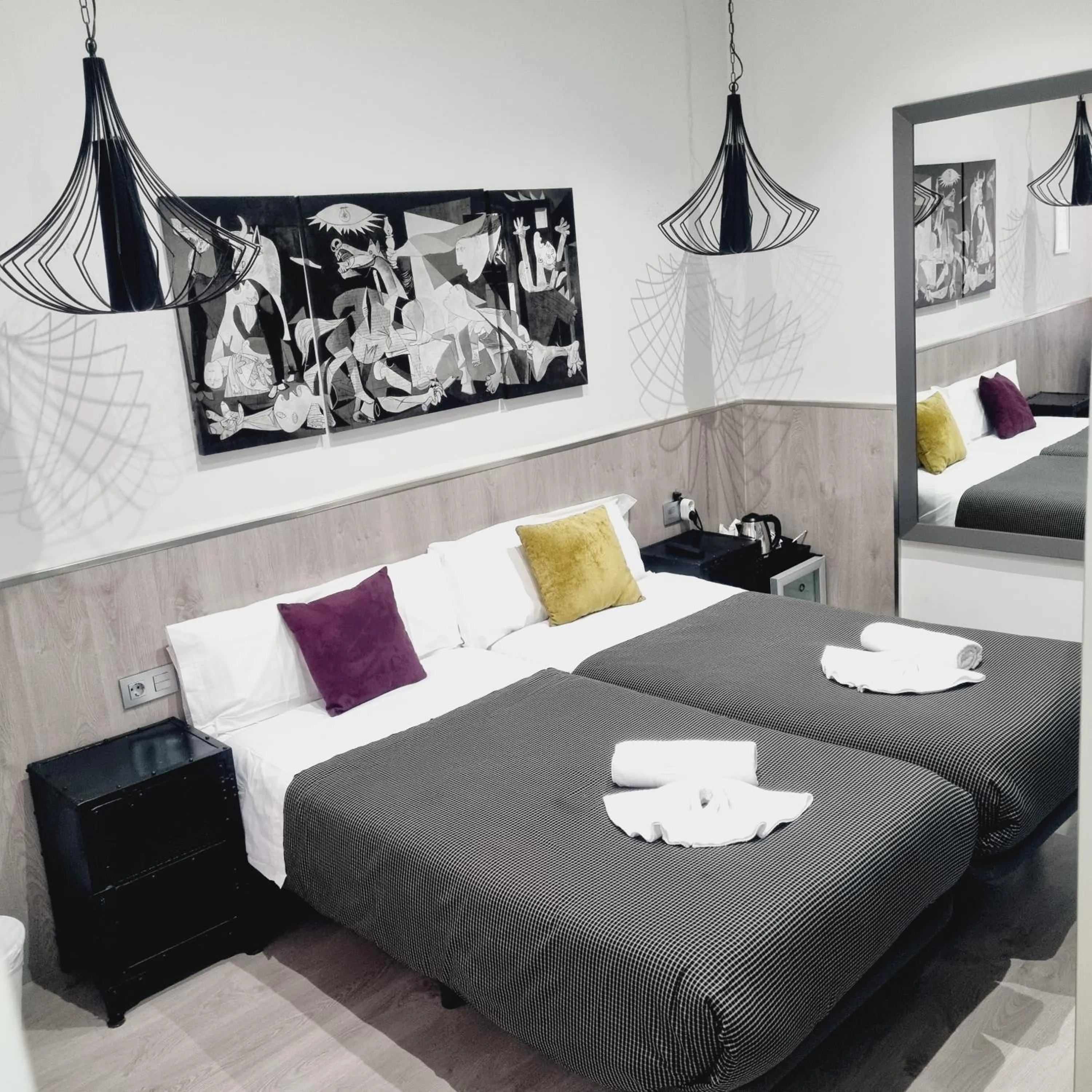 Photo of the whole room, Bed in Hostal Lauria