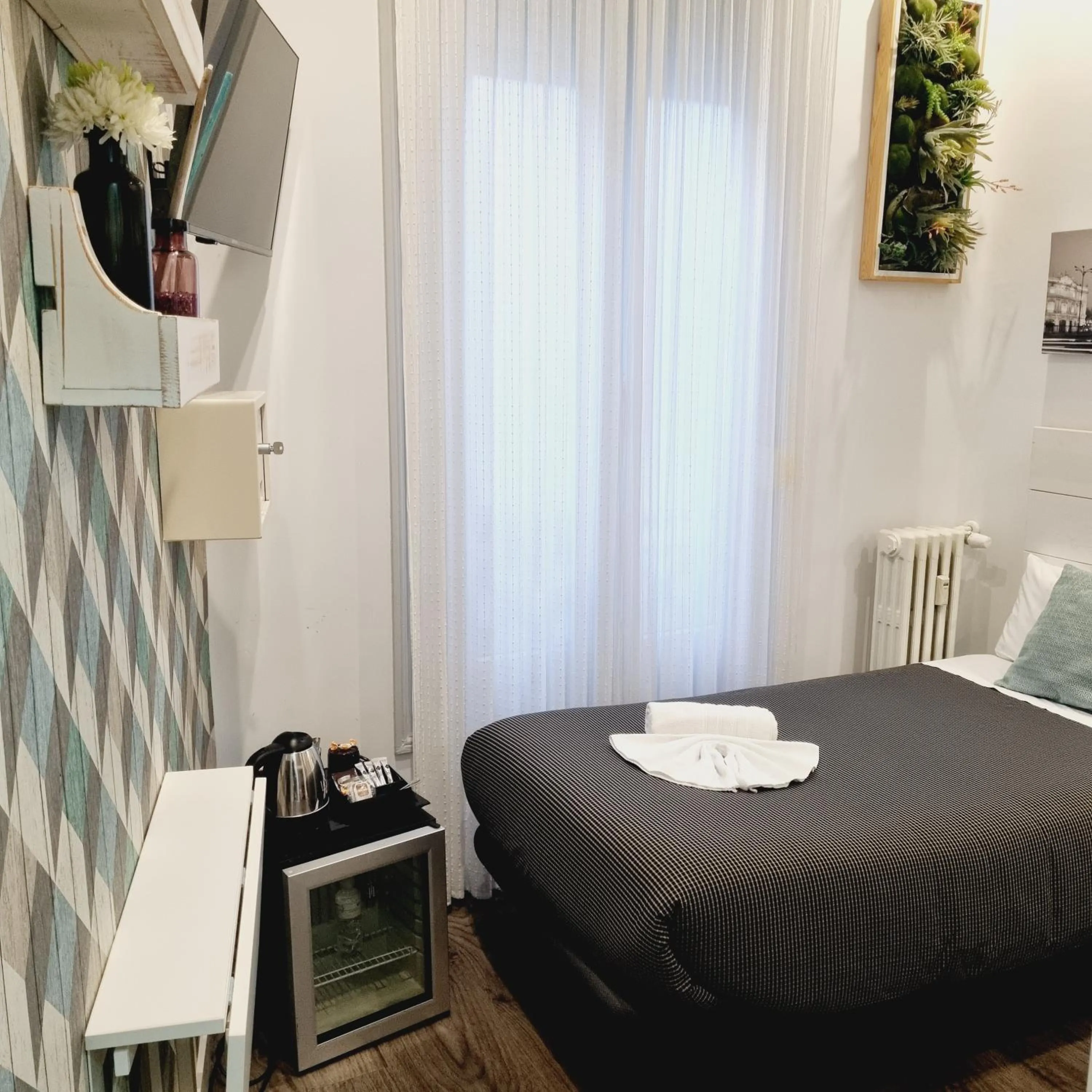 Photo of the whole room, Bed in Hostal Lauria