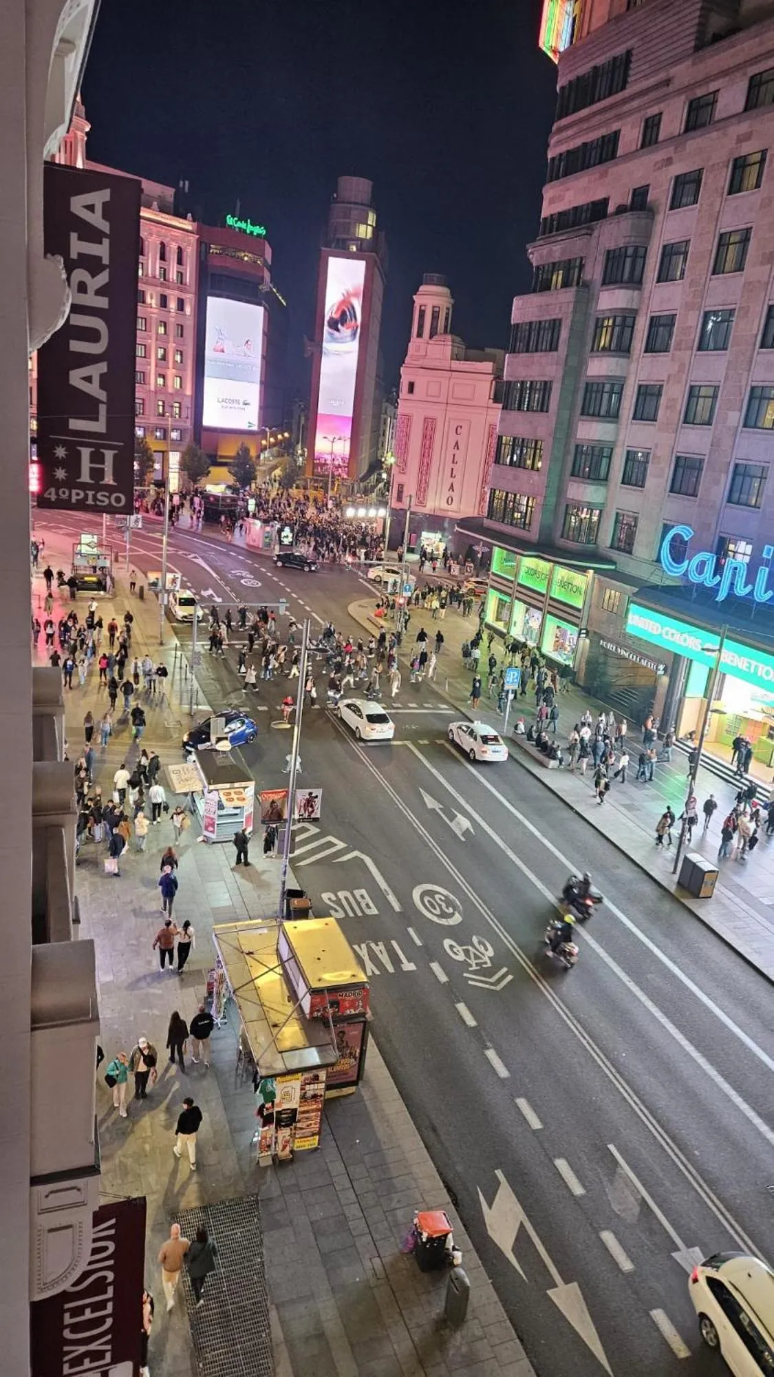 Night in Hostal Lauria