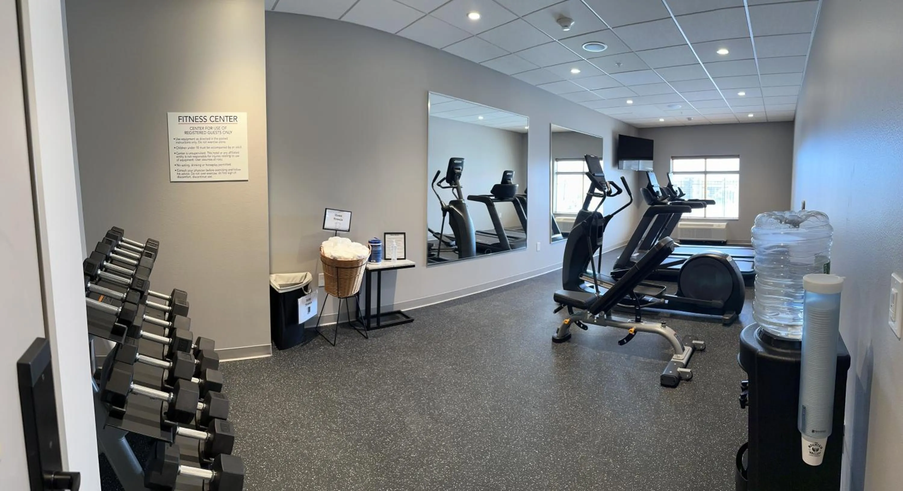 Fitness centre/facilities in AmericInn by Wyndham Mountain Home