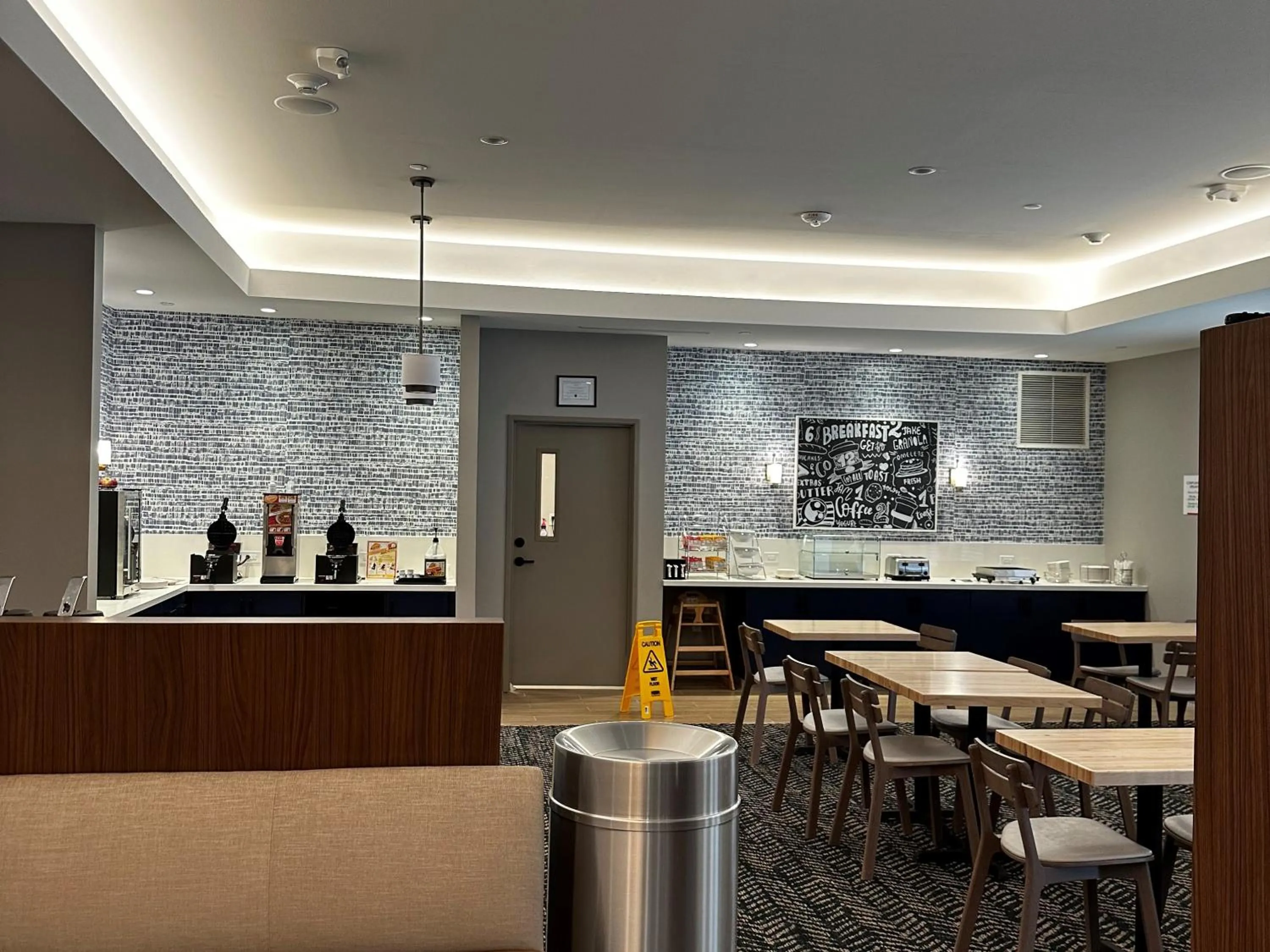 Breakfast in AmericInn by Wyndham Mountain Home