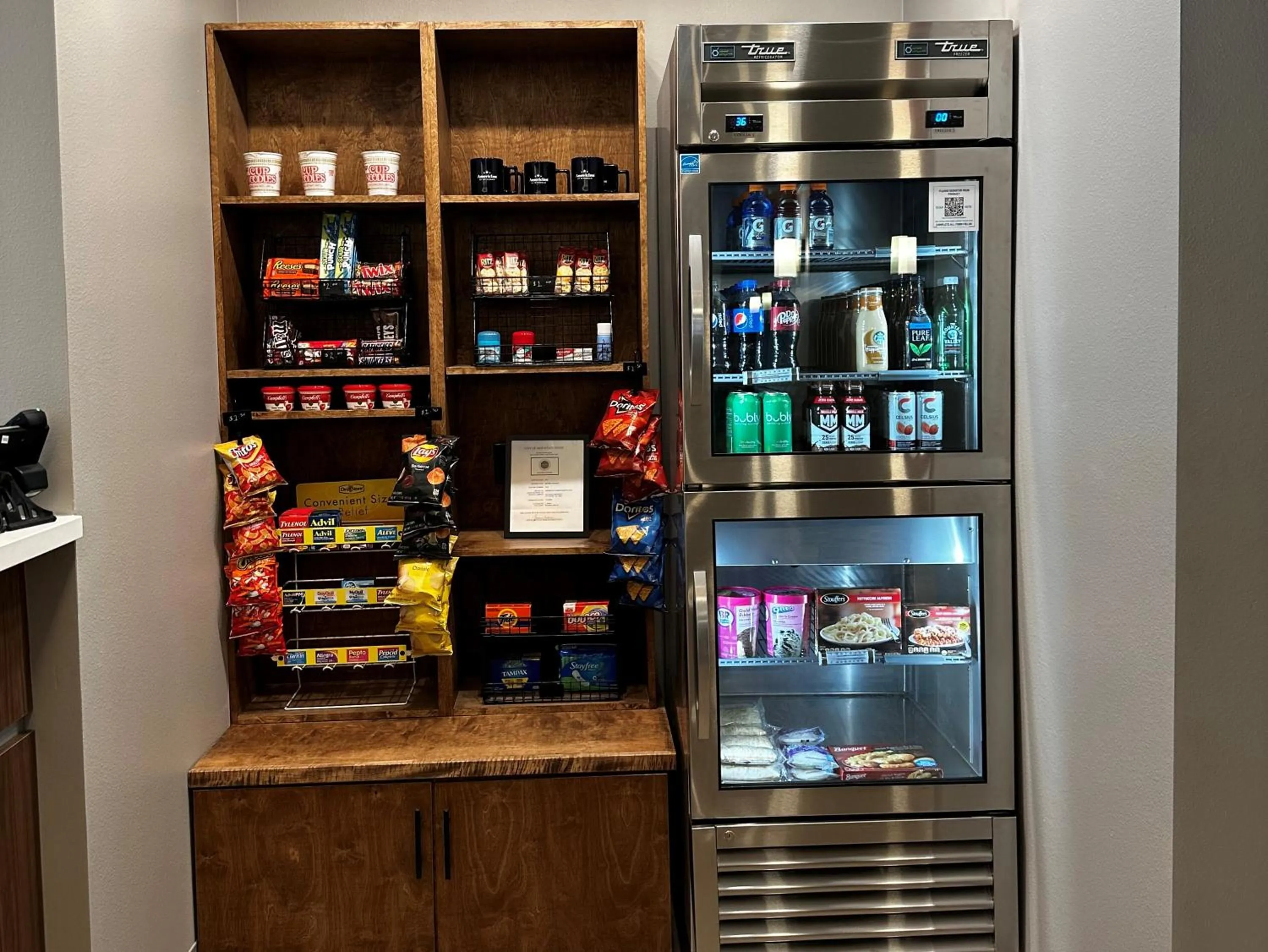 Lobby or reception in AmericInn by Wyndham Mountain Home