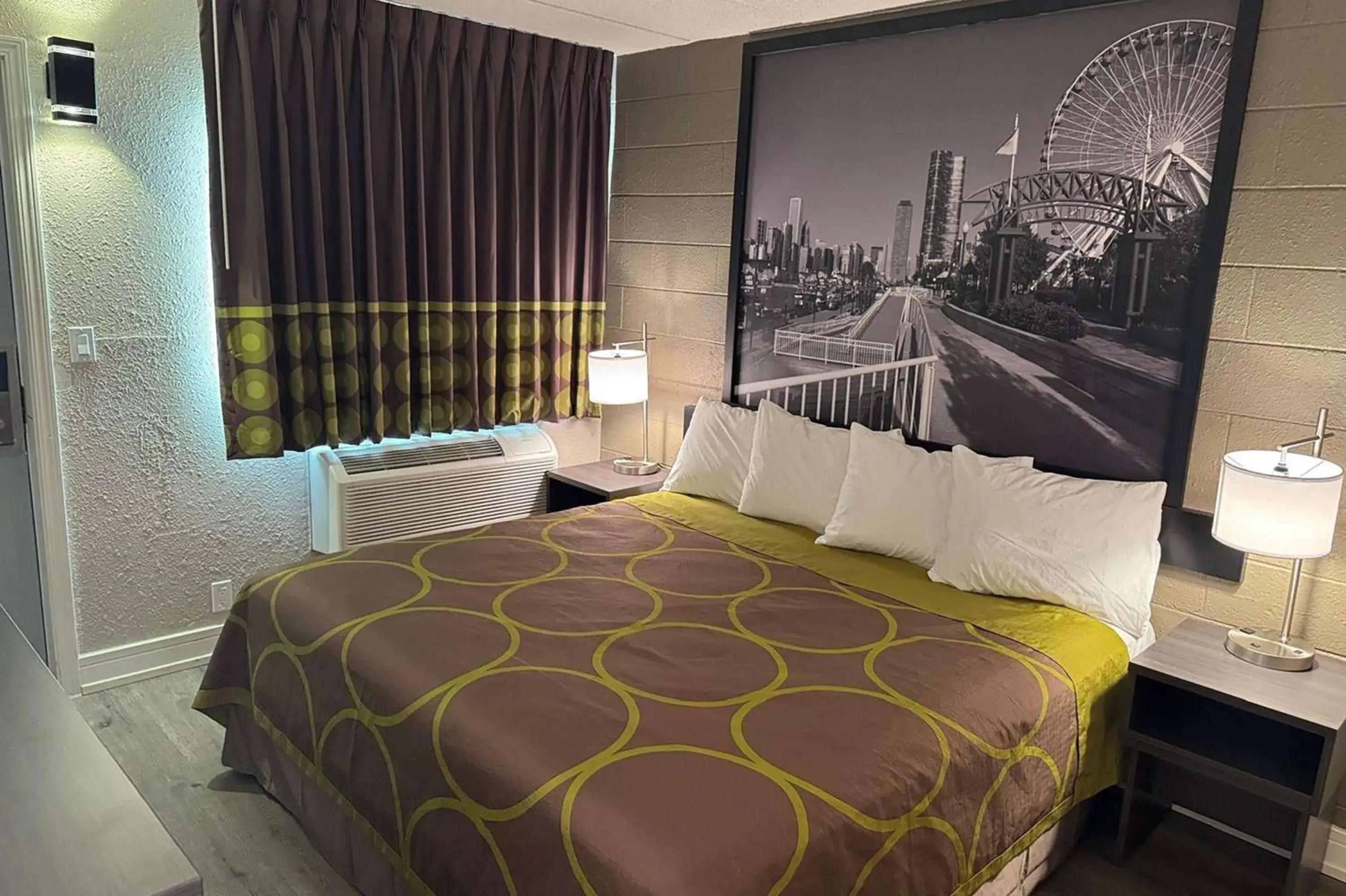 Photo of the whole room, Bed in Super 8 by Wyndham Rockford South Photo of the whole room, Bed in Super 8 by Wyndham Rockford South