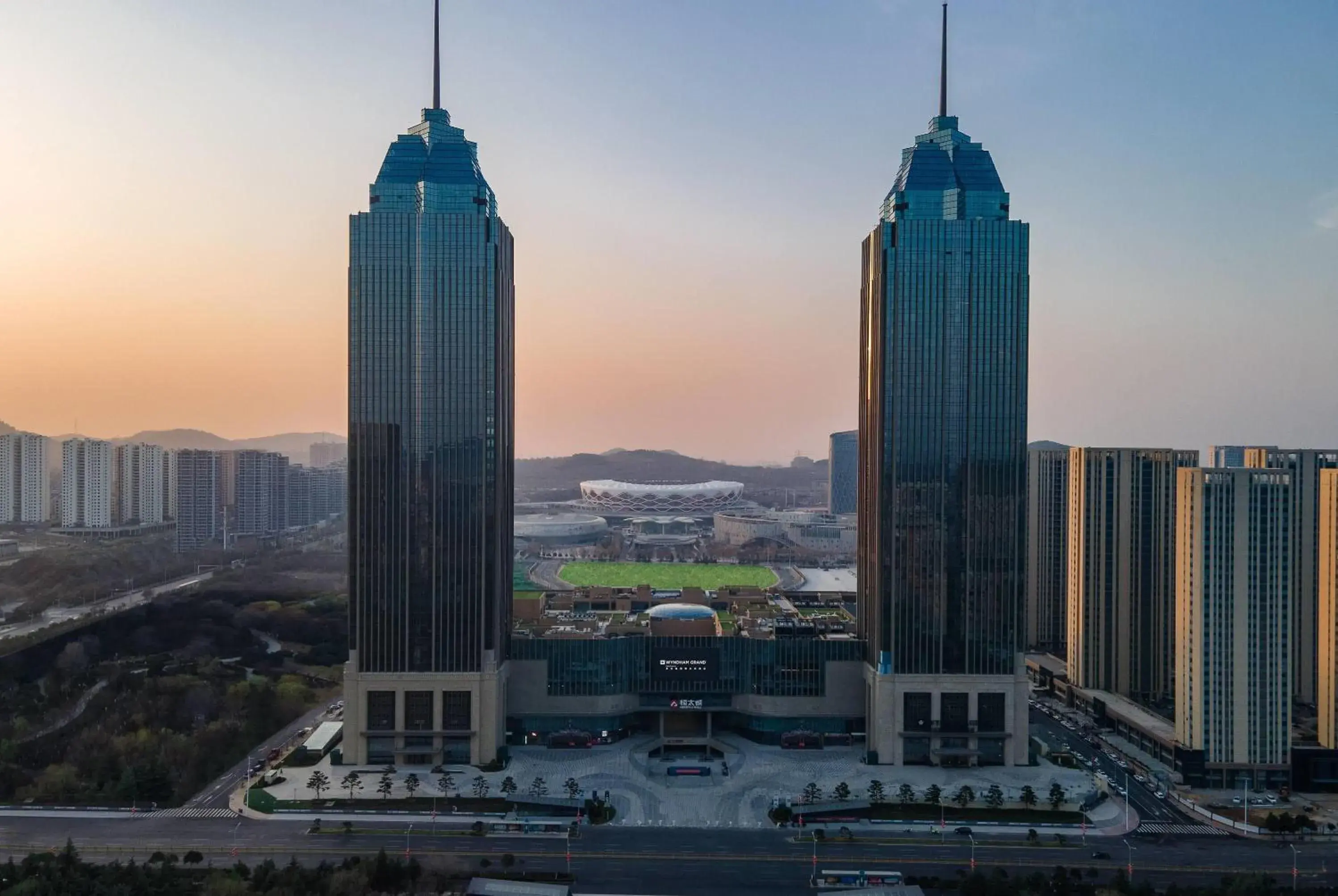 Property building in Wyndham Grand Zaozhuang Property building in Wyndham Grand Zaozhuang