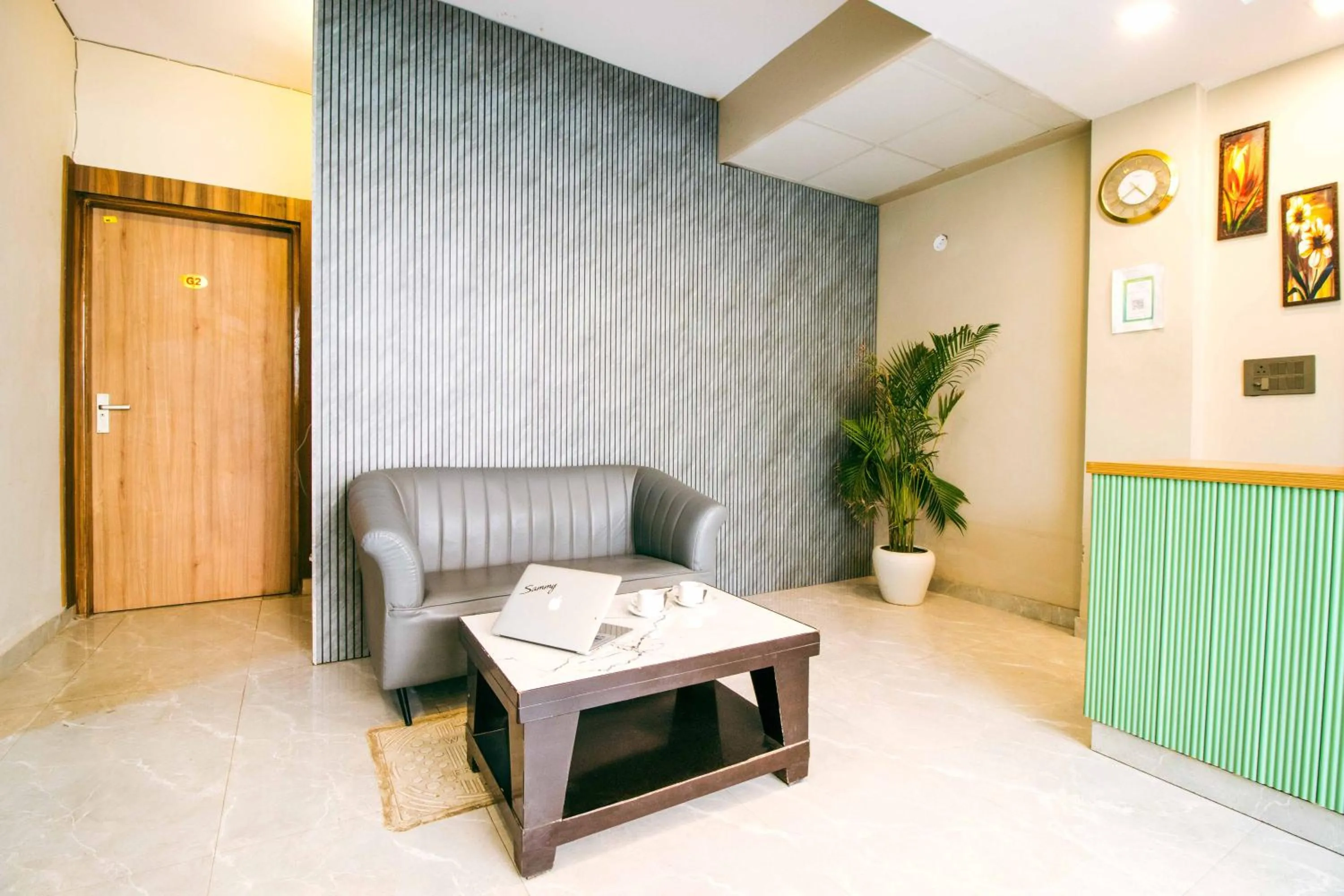 Lobby or reception in Treebo Elite Corporate, Sector 62