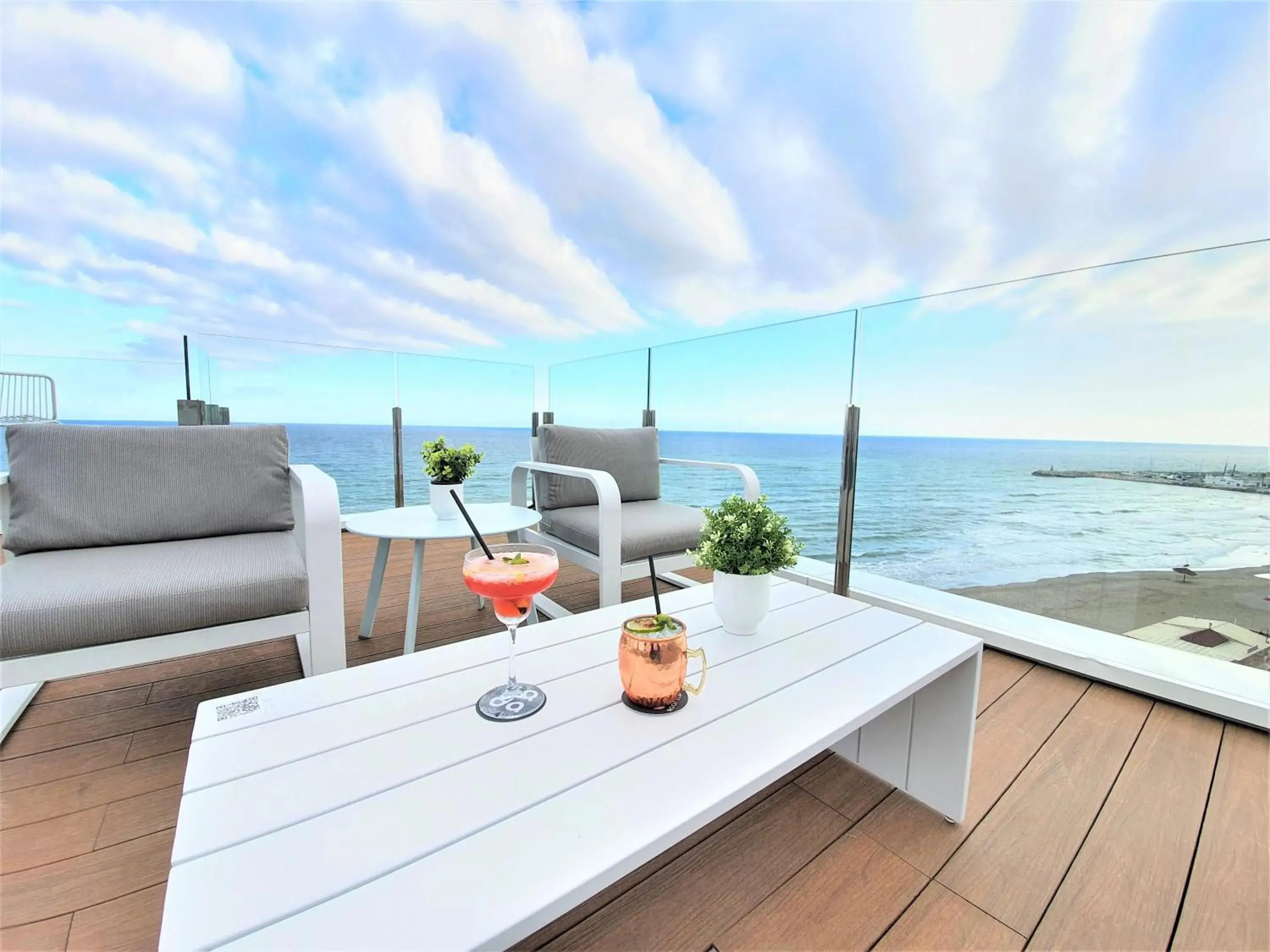 Lounge or bar in La Barracuda Lounge or bar in La Barracuda