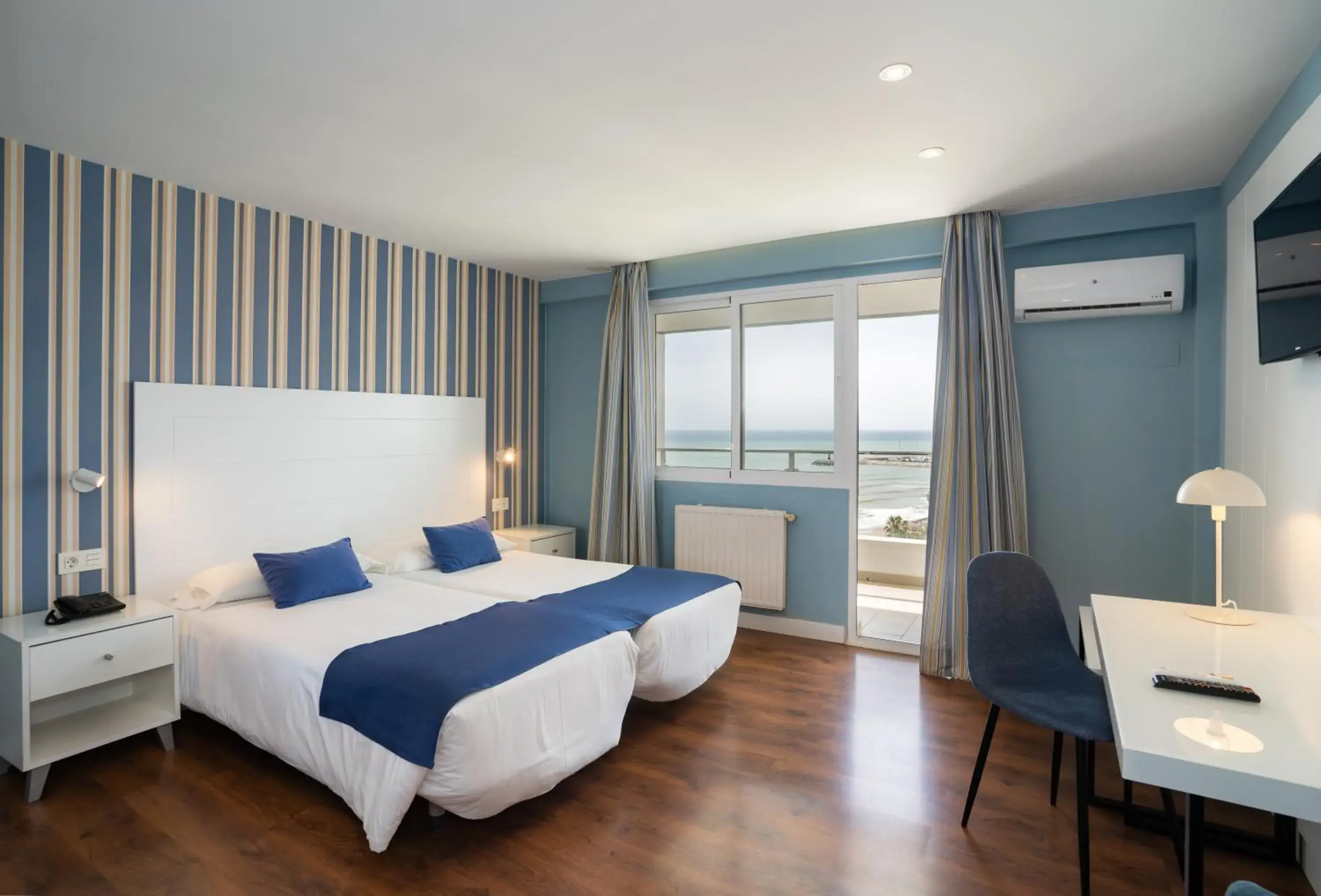 Sea view, Bed in La Barracuda Sea view, Bed in La Barracuda