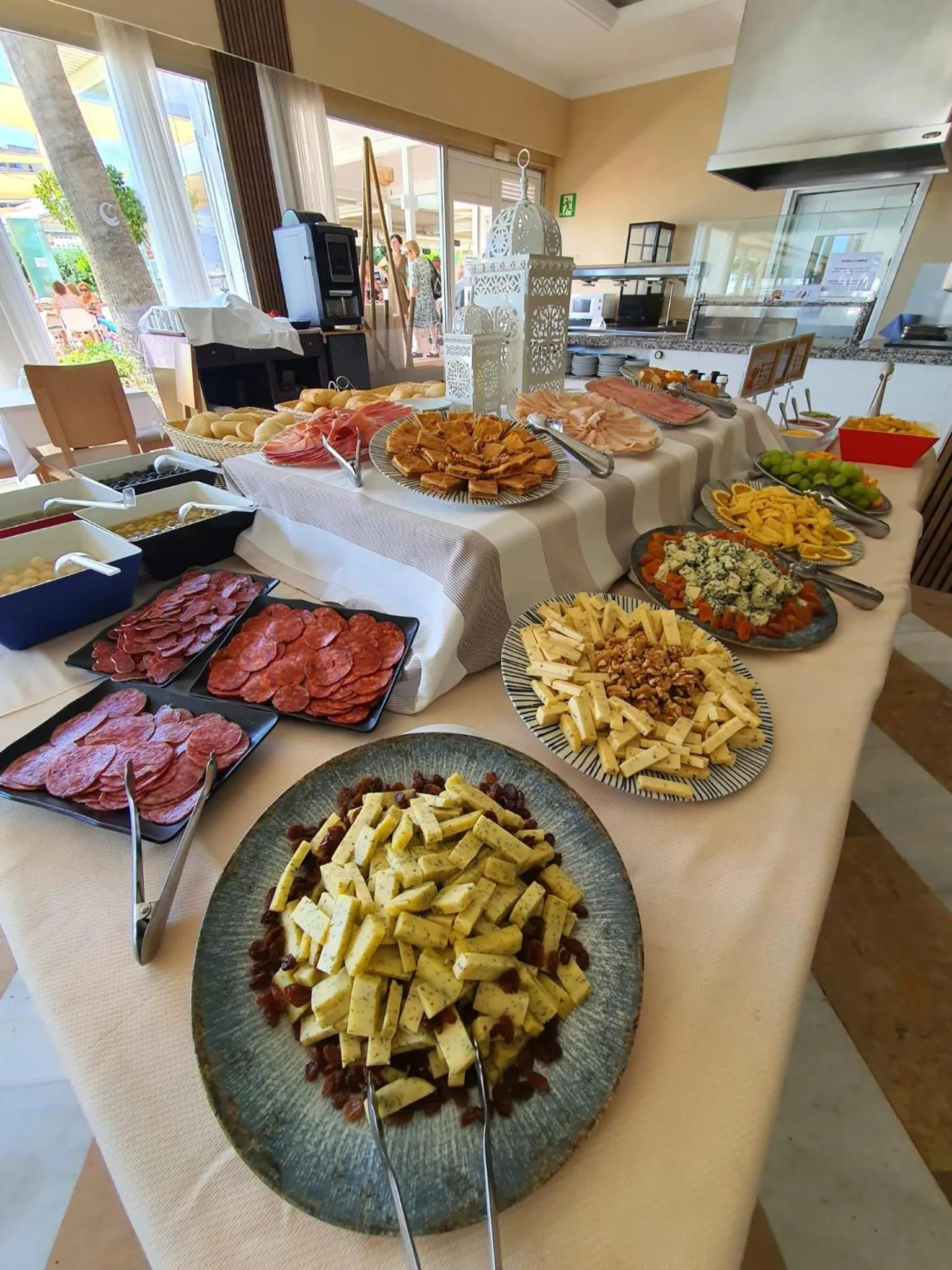 Restaurant/places to eat in La Barracuda