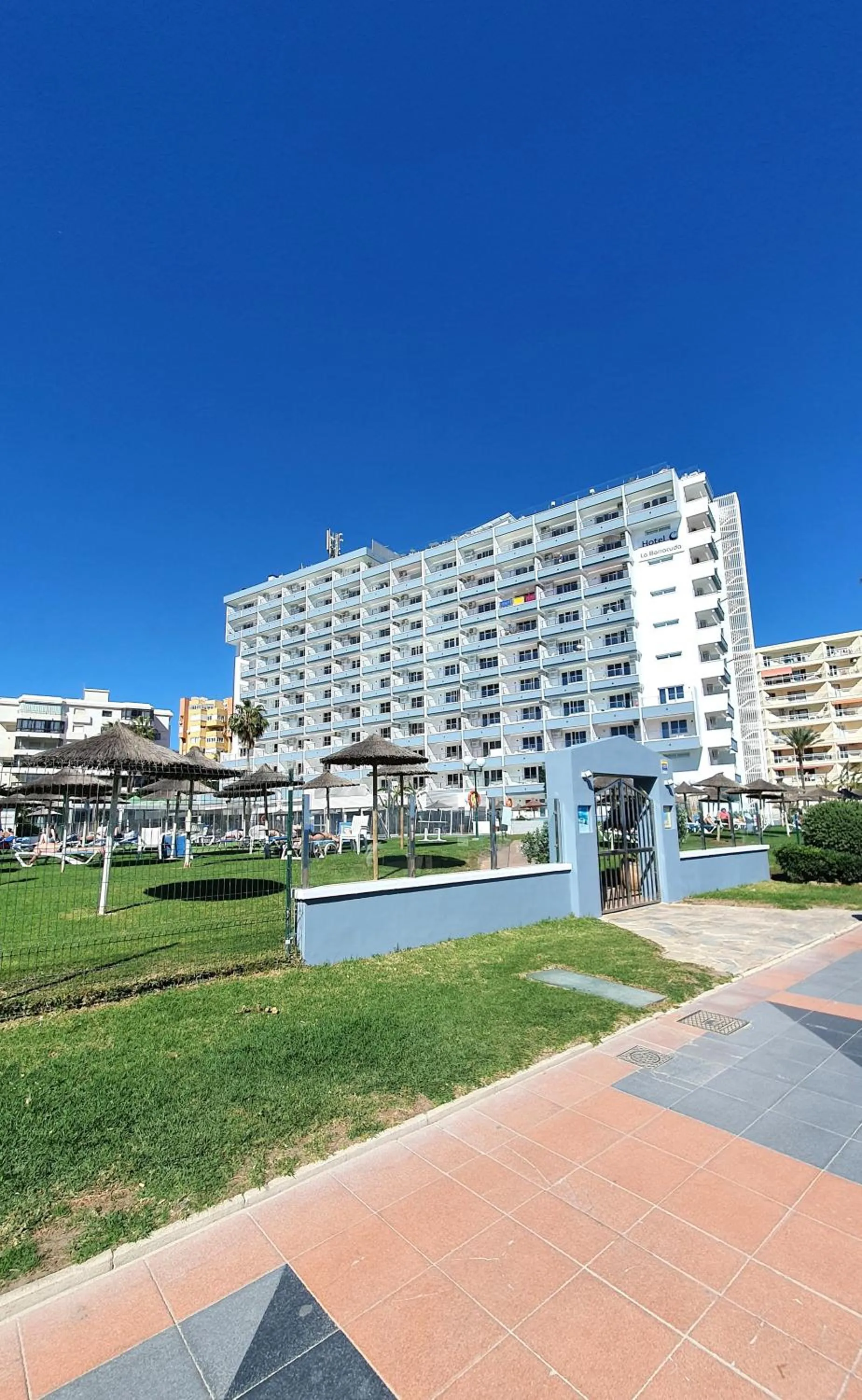 Property building in La Barracuda