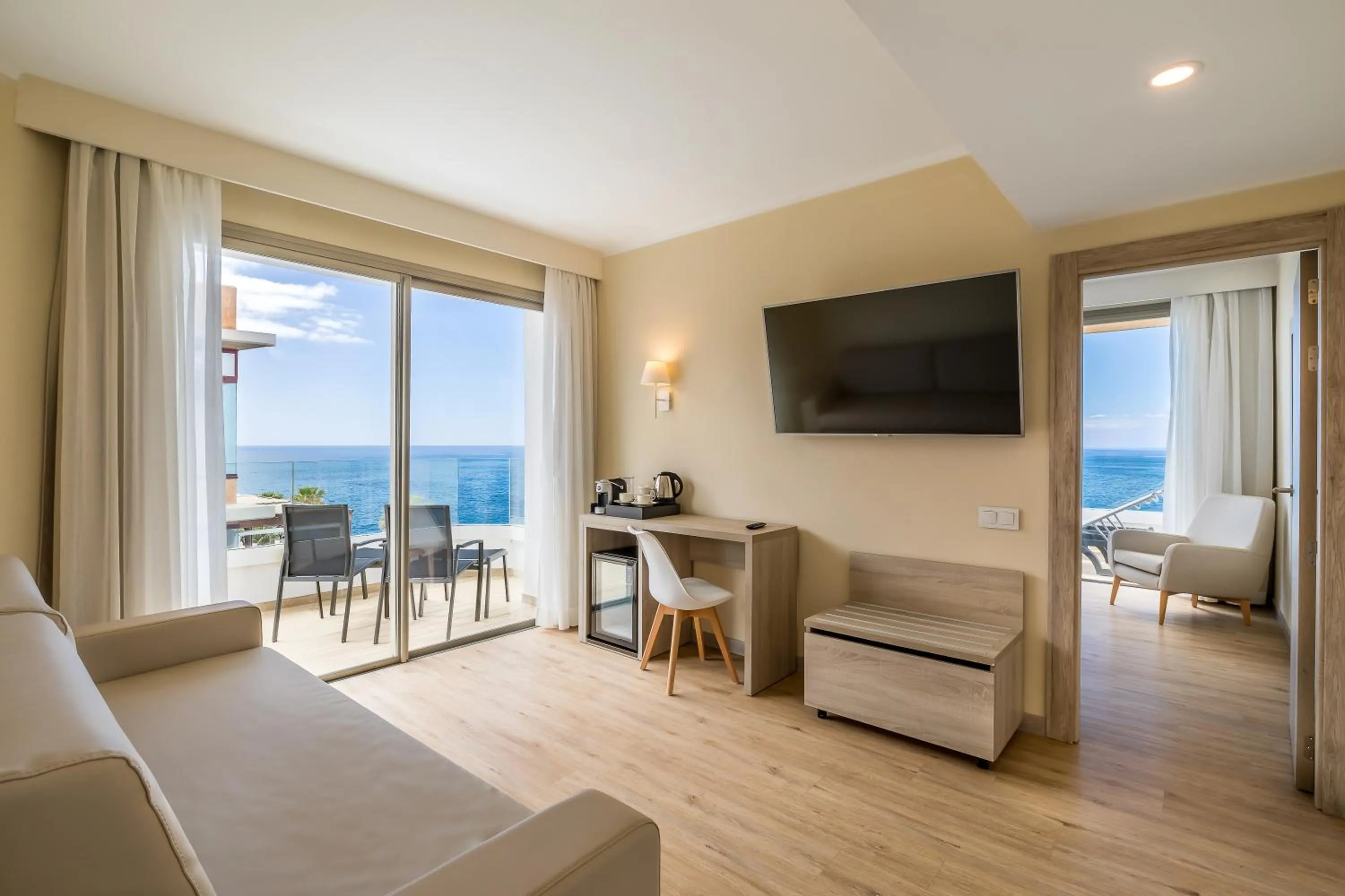 Living room in Barceló Santiago - Adults Only