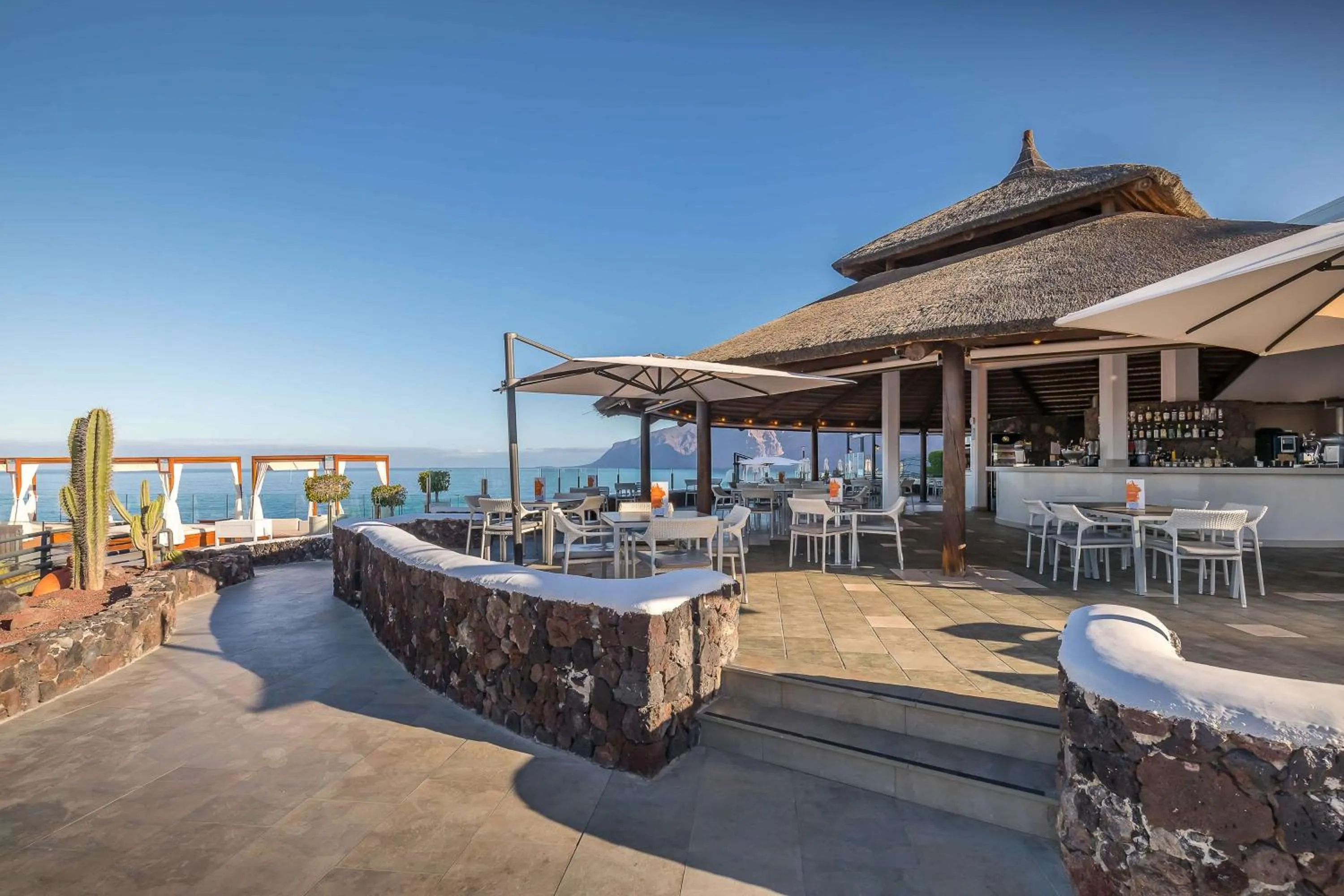 Food and drinks in Barceló Santiago - Adults Only