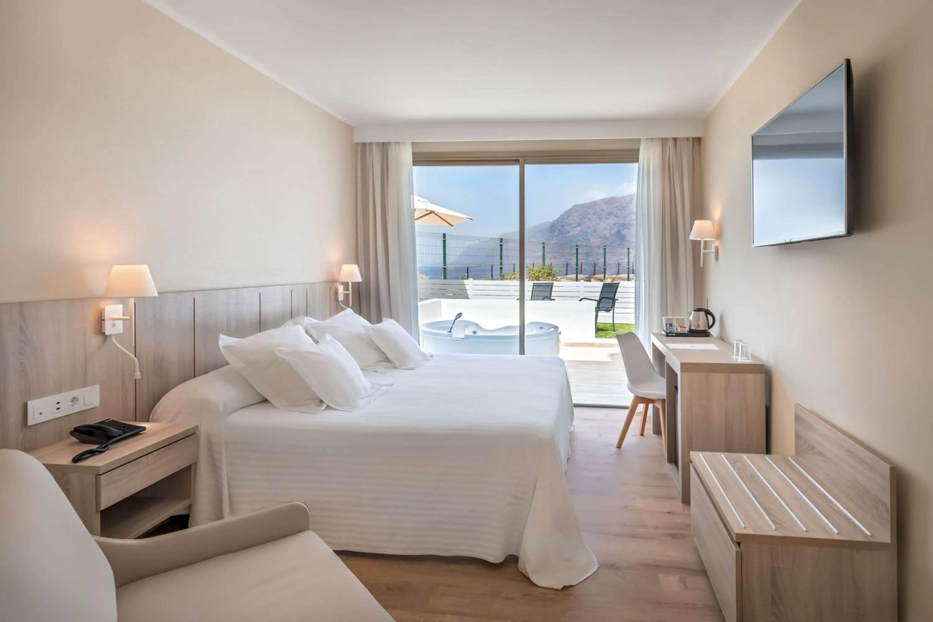 Bedroom, Bed in Barceló Santiago - Adults Only