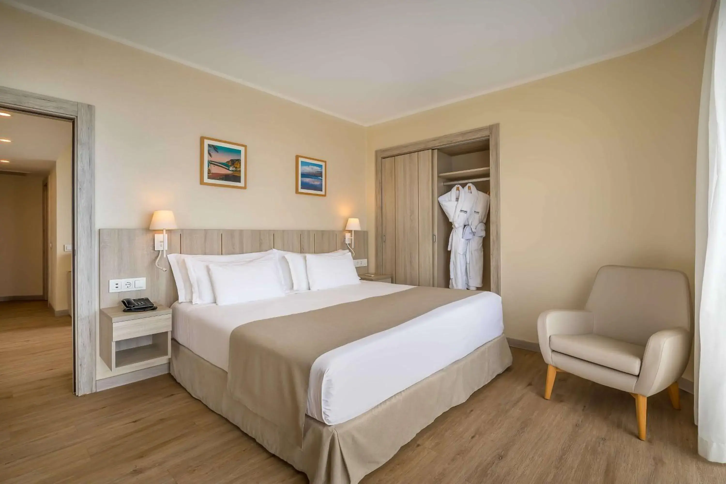 Photo of the whole room, Bed in Barceló Santiago - Adults Only Photo of the whole room, Bed in Barceló Santiago - Adults Only