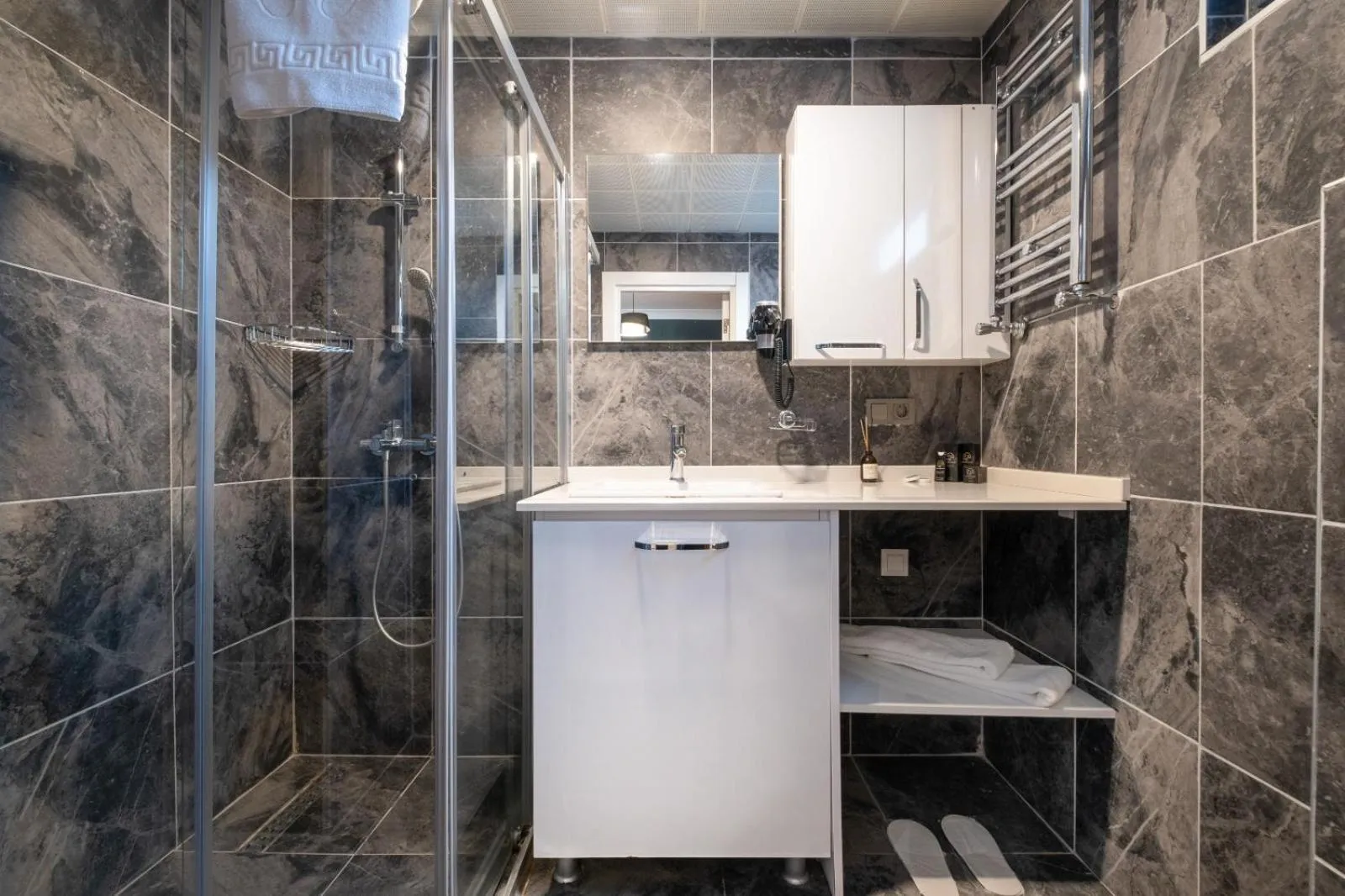 Bathroom in 216 Bosphorus