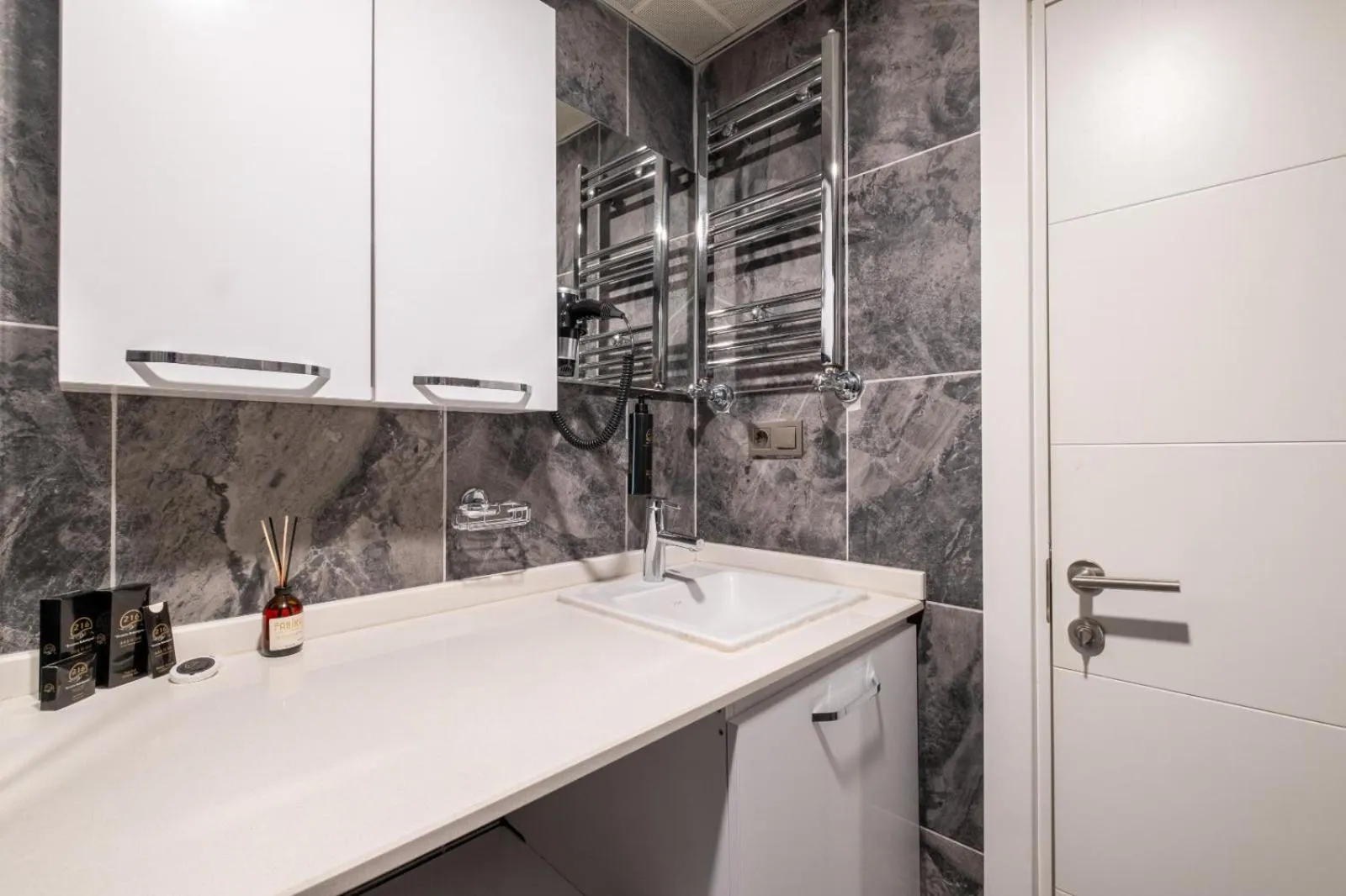 Bathroom in 216 Bosphorus