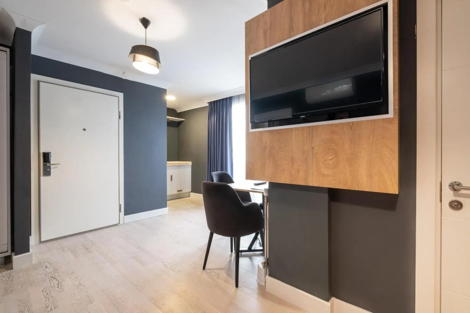 TV and multimedia in 216 Bosphorus