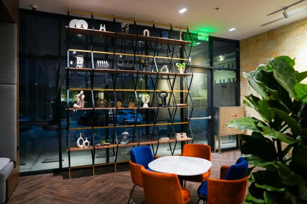 Restaurant/places to eat in NAS Hotel