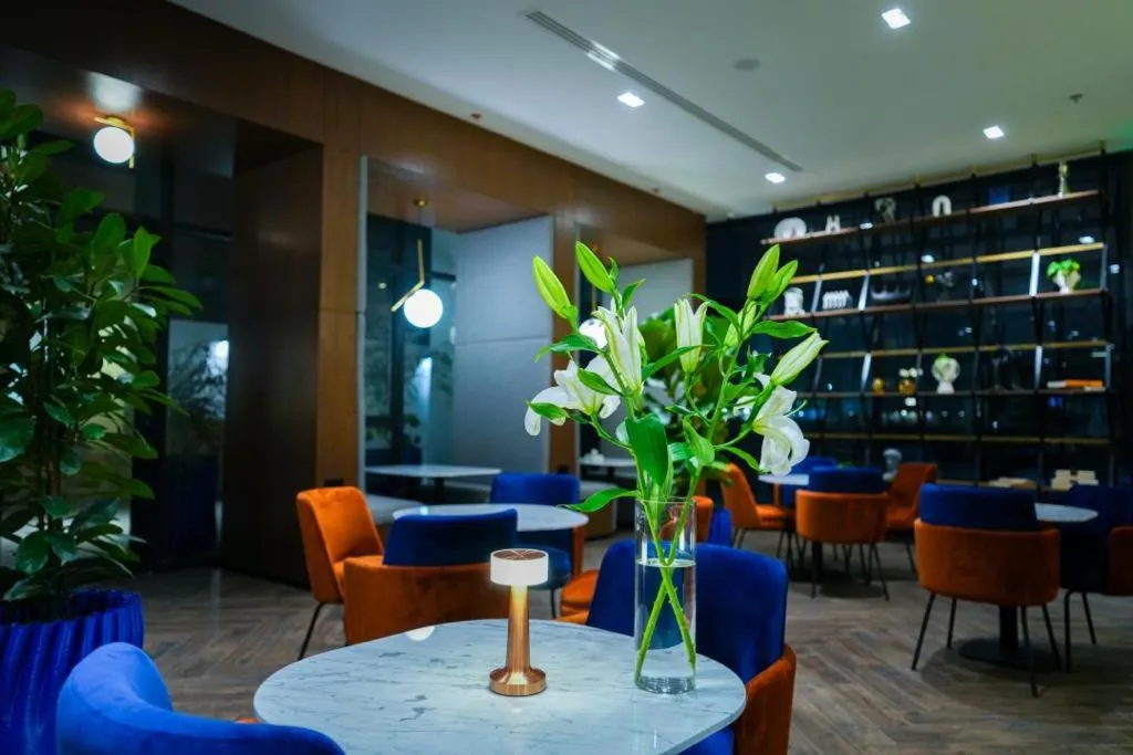 Restaurant/places to eat in NAS Hotel