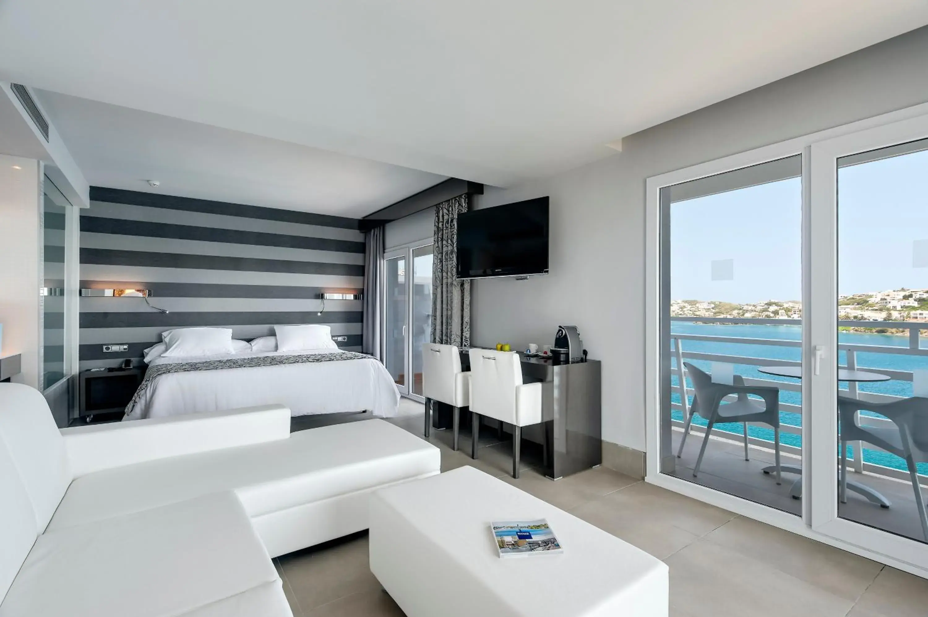 Bed in Barceló Hamilton Menorca - Adults Only Bed in Barceló Hamilton Menorca - Adults Only