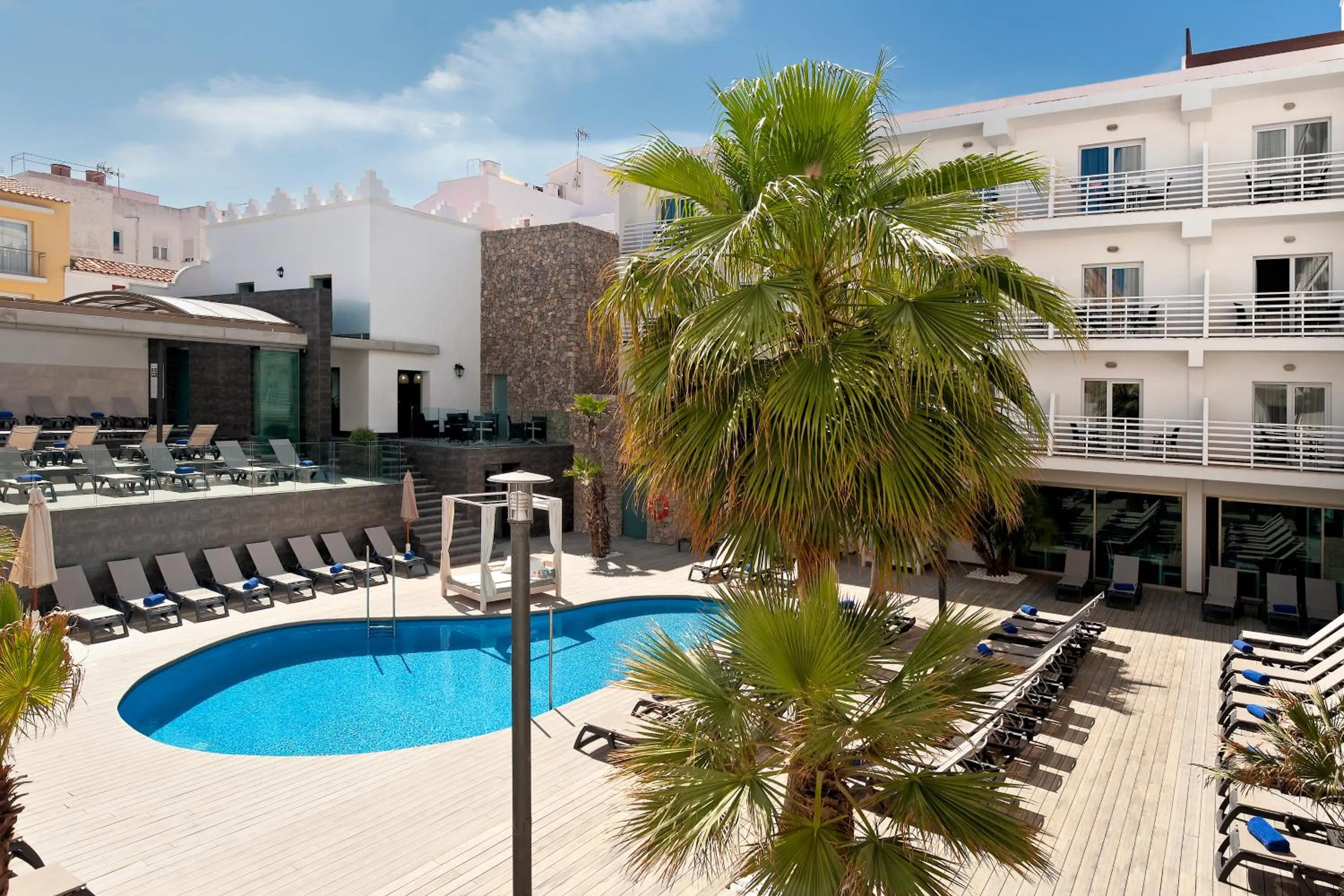 Swimming pool in Barceló Hamilton Menorca - Adults Only