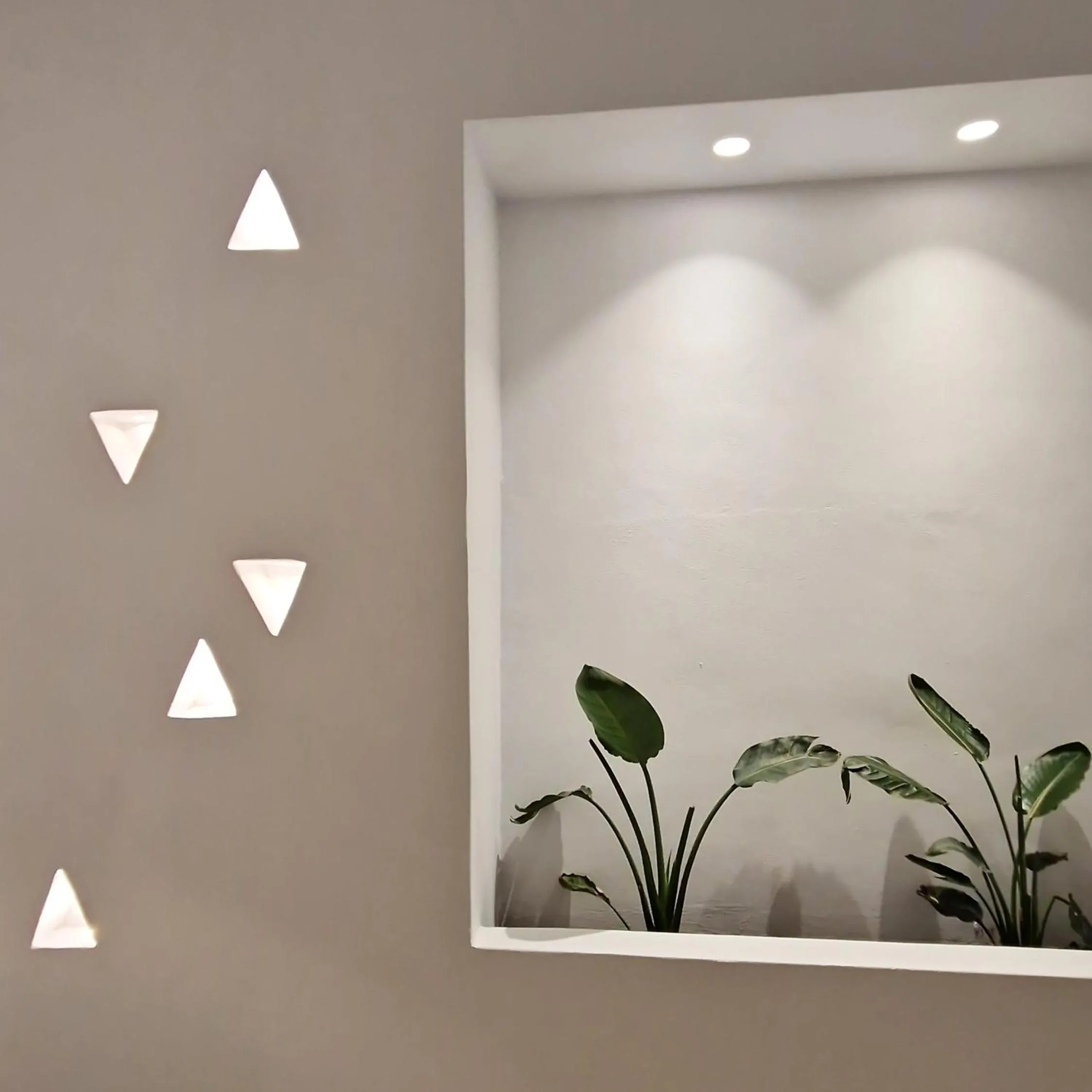 Decorative detail in Ivy's Natural Resort