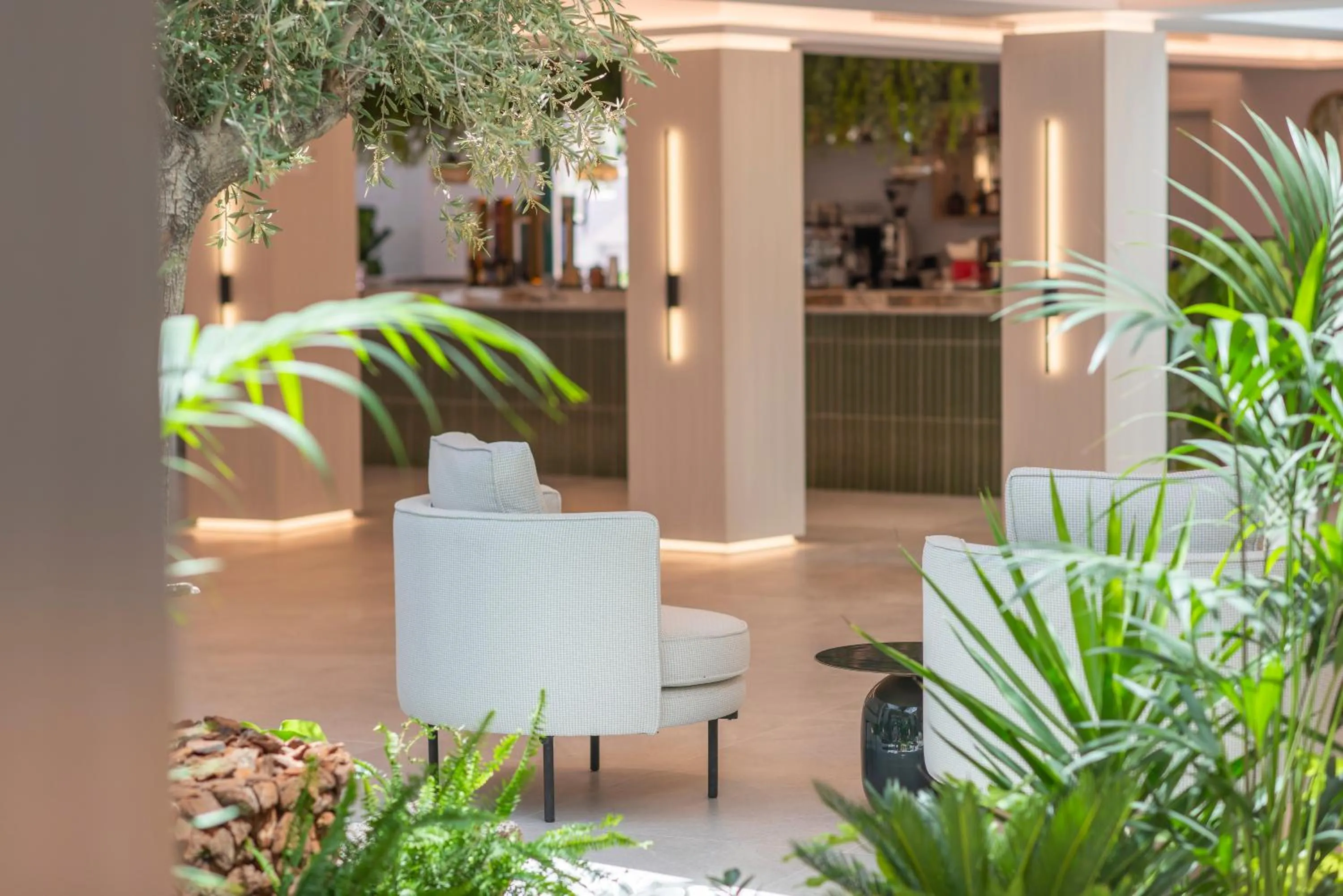 Communal lounge/ TV room in Valentin Somni Hotel & Suites