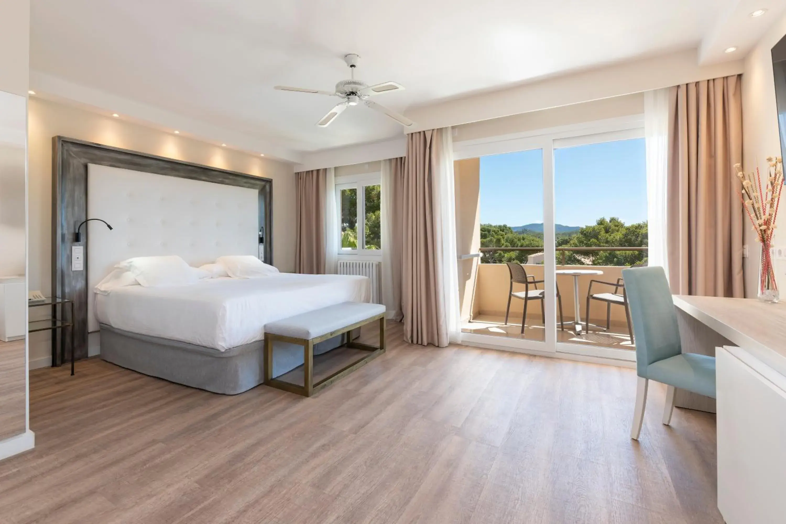 Bed in Valentin Somni Hotel & Suites Bed in Valentin Somni Hotel & Suites